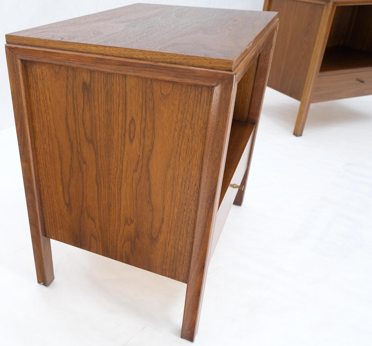 EstablishedLines Pair Finished Back Danish Mid Century Modern One Drawer Walnut Night Stands MINT