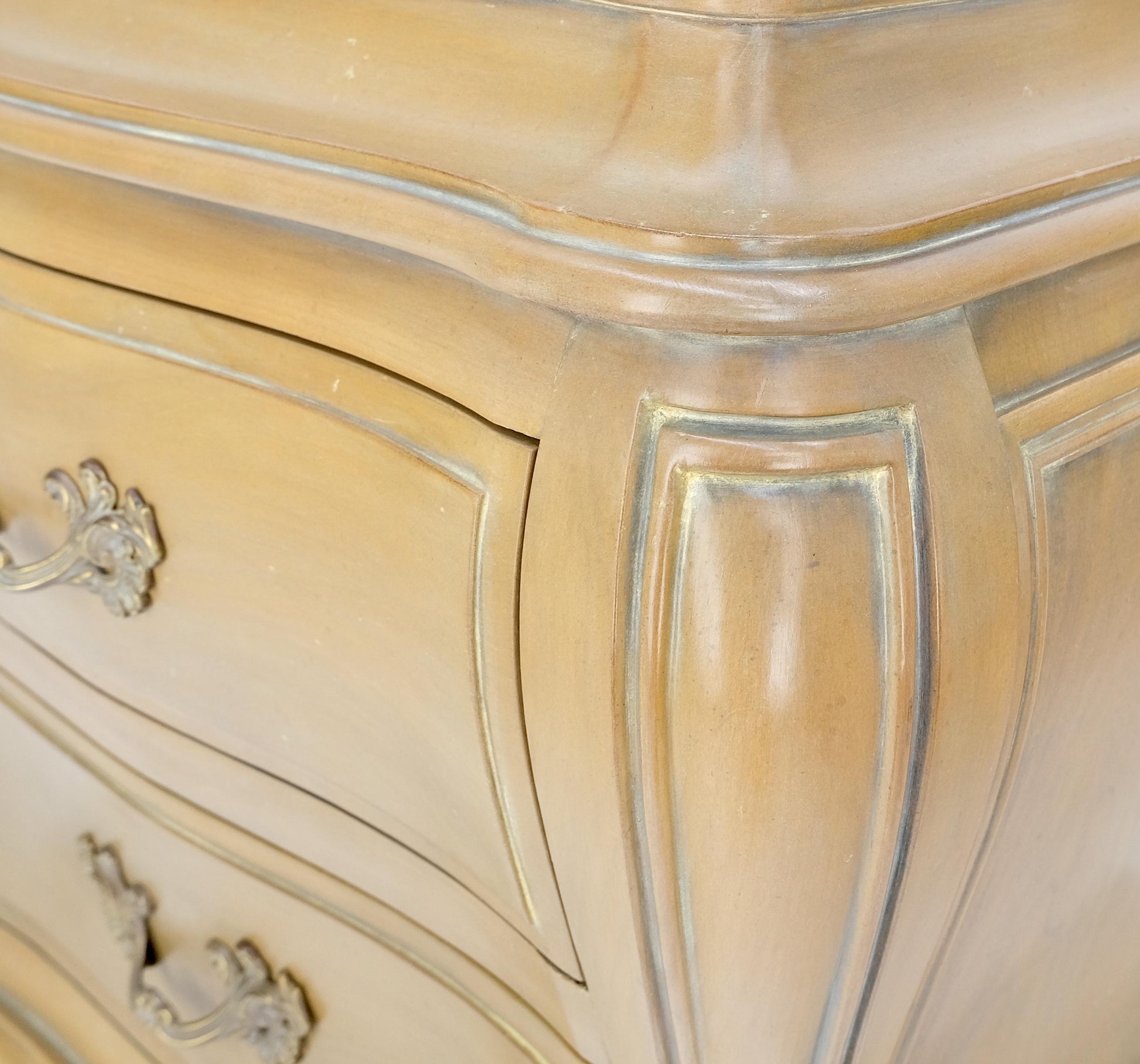 EstablishedLines Pair Bombe White Wash Pickled Burl Wood Night Stands End Tables Brass Pulls Mint