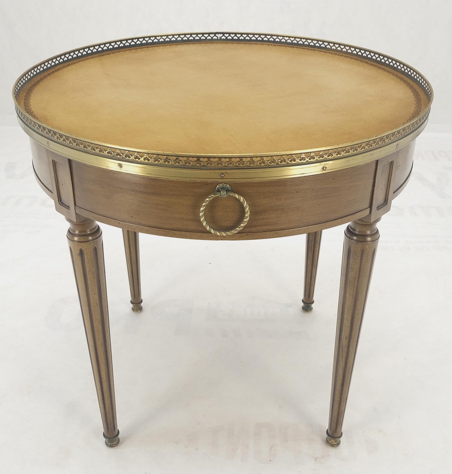 EstablishedLines Henredon Olive Green Round Leather Top Brass Gallery Drop Pull Side Table MINT!