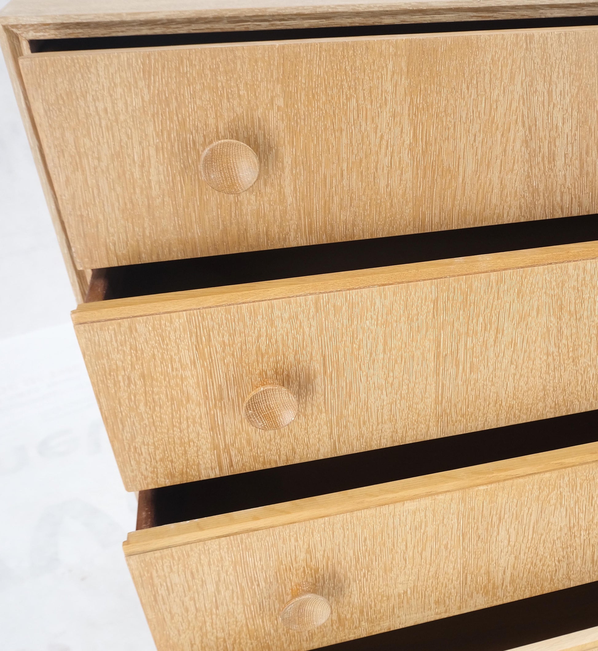 EstablishedLines Cerused Oak 4 Drawers Compact Dresser Bachelor Chest Cabinet Mid-Century Modern