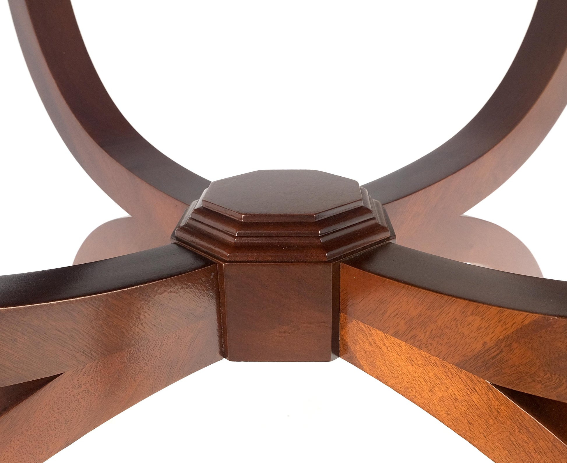 EstablishedLines Round Mahogany Single Pedestal Drum to Duning Table w/ 2 Extension Boards Mint