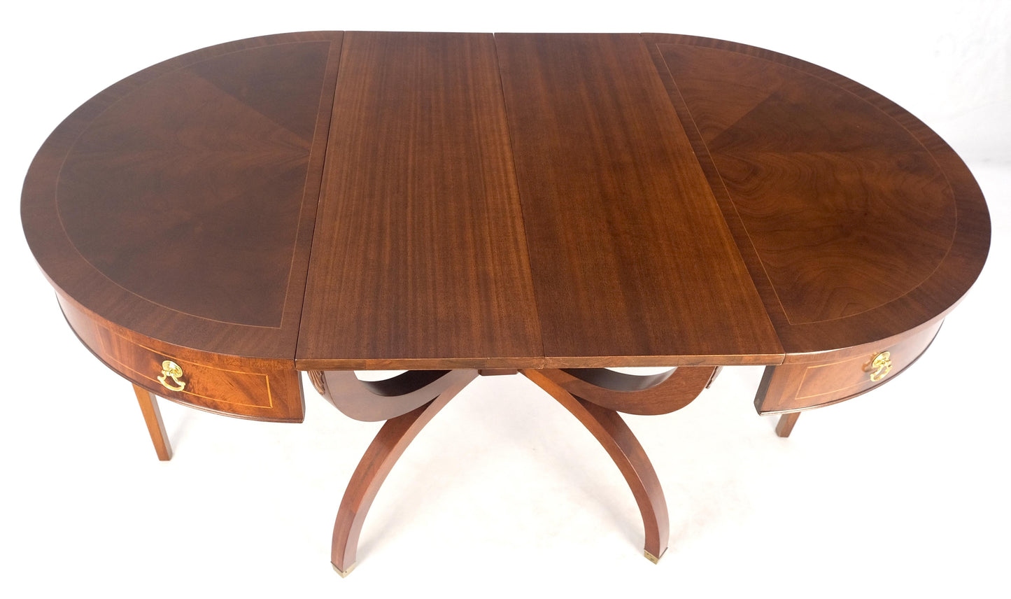 EstablishedLines Round Mahogany Single Pedestal Drum to Duning Table w/ 2 Extension Boards Mint