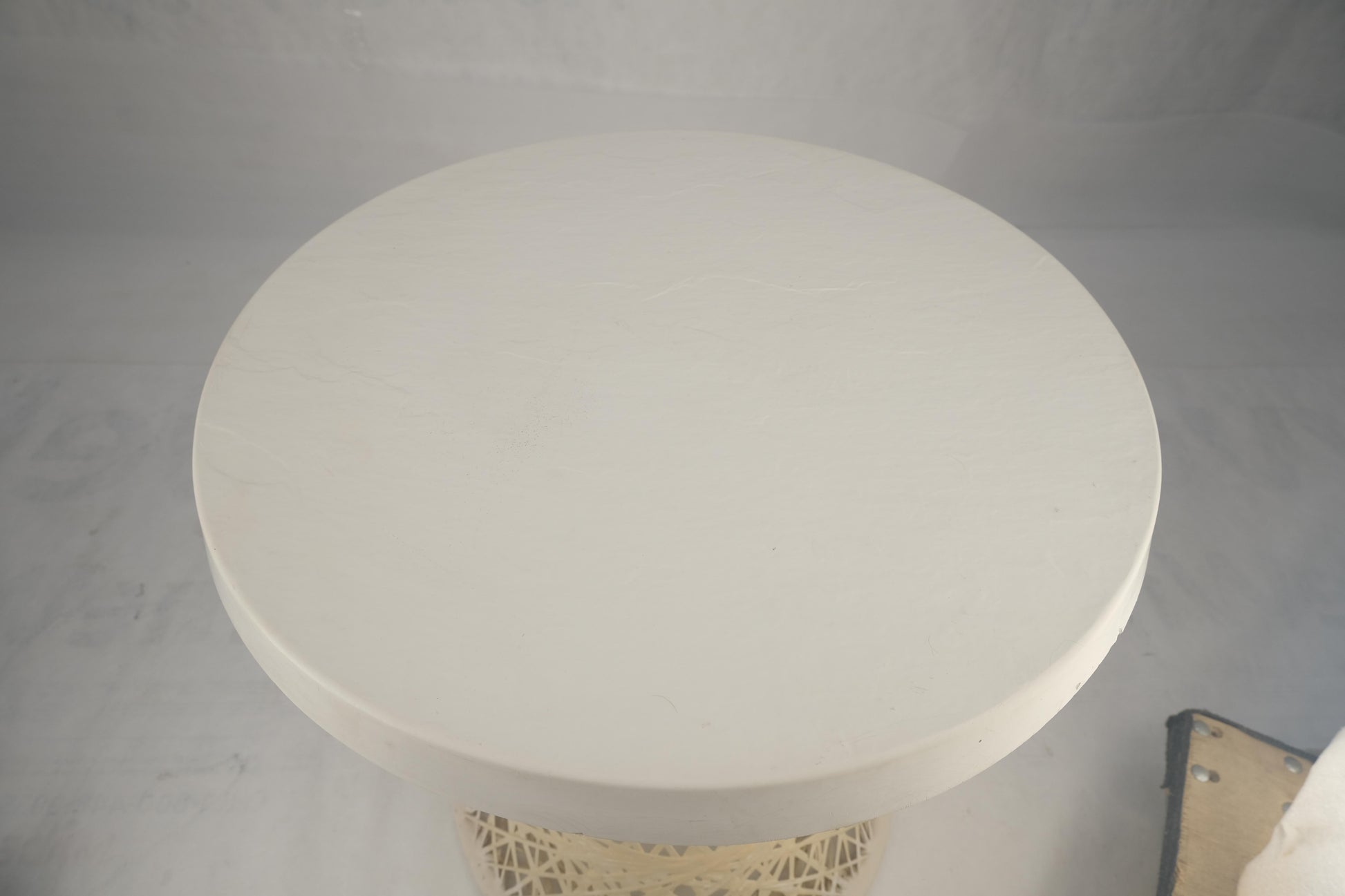 Set 3 Spun Fiberglass Molded Stone Textured 21" Round Top End Side Table Woodard