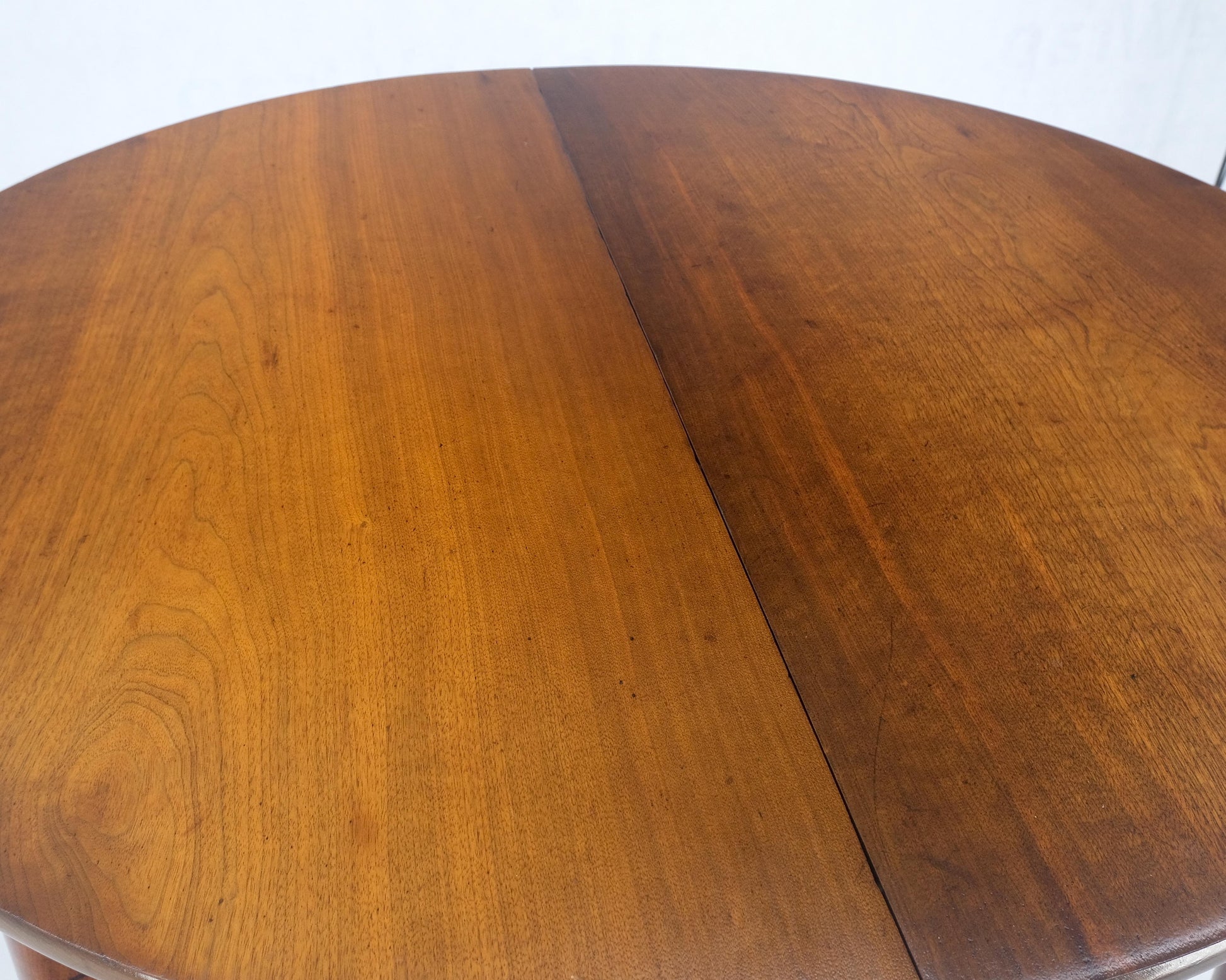 EstablishedLines Antique Solid Light Amber Walnut Round Dining Table 4 Extension Boards MINT!