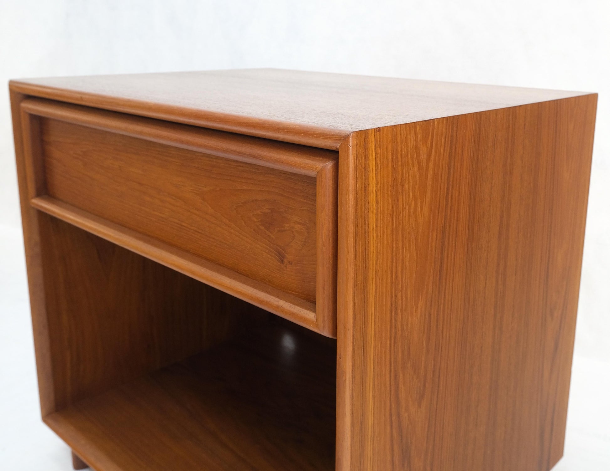 EstablishedLines Pair of Mid Century Danish Modern Teak One Drawer Nightstands End Tables MINT!