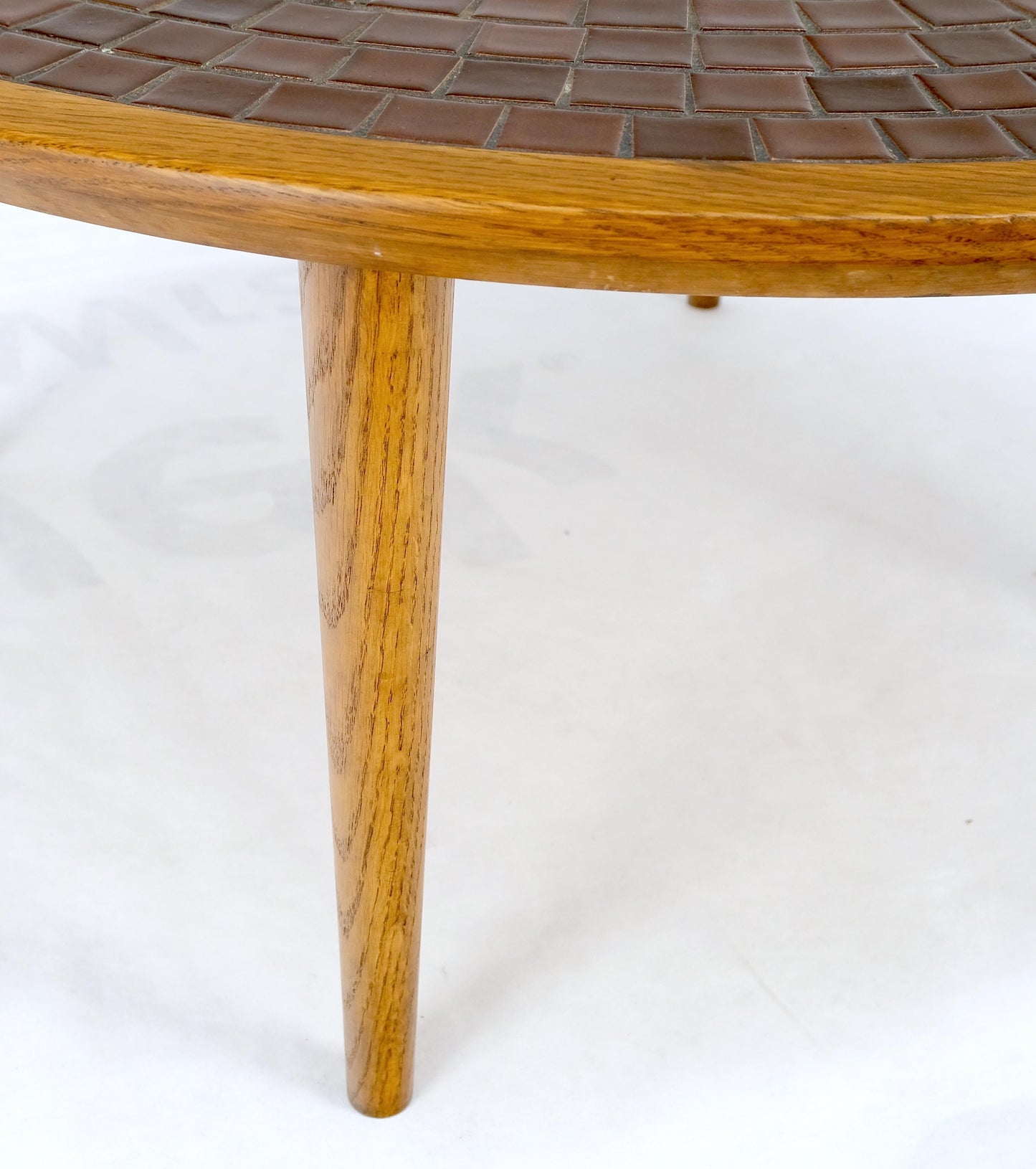 Gordon Martz Tile Mosaic Round Top Coffee Table on Tapered Dowel Legs MINT!