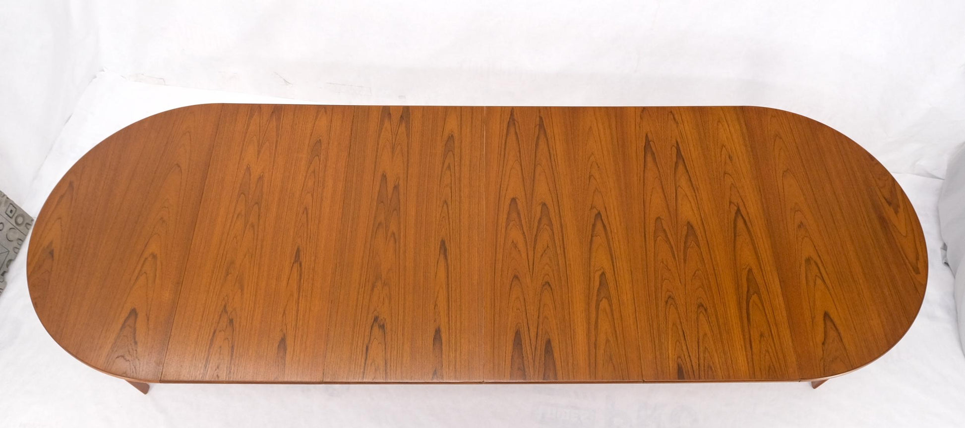 EstablishedLines Danish Teak Mid Century Modern Round Dining Banquet Conference Table 4 Leaf MINT