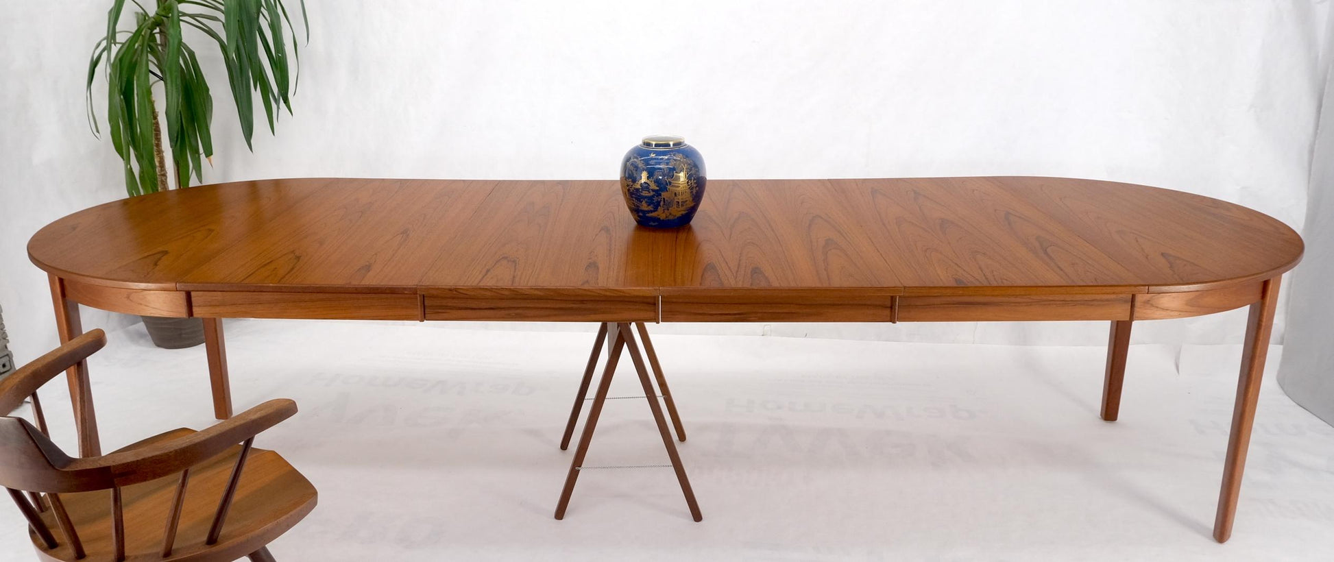 EstablishedLines Danish Teak Mid Century Modern Round Dining Banquet Conference Table 4 Leaf MINT