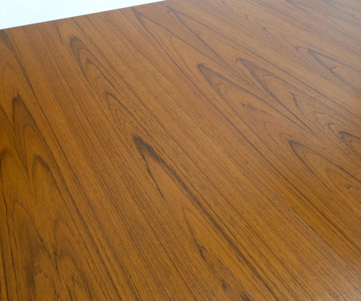 EstablishedLines Danish Teak Mid Century Modern Round Dining Banquet Conference Table 4 Leaf MINT