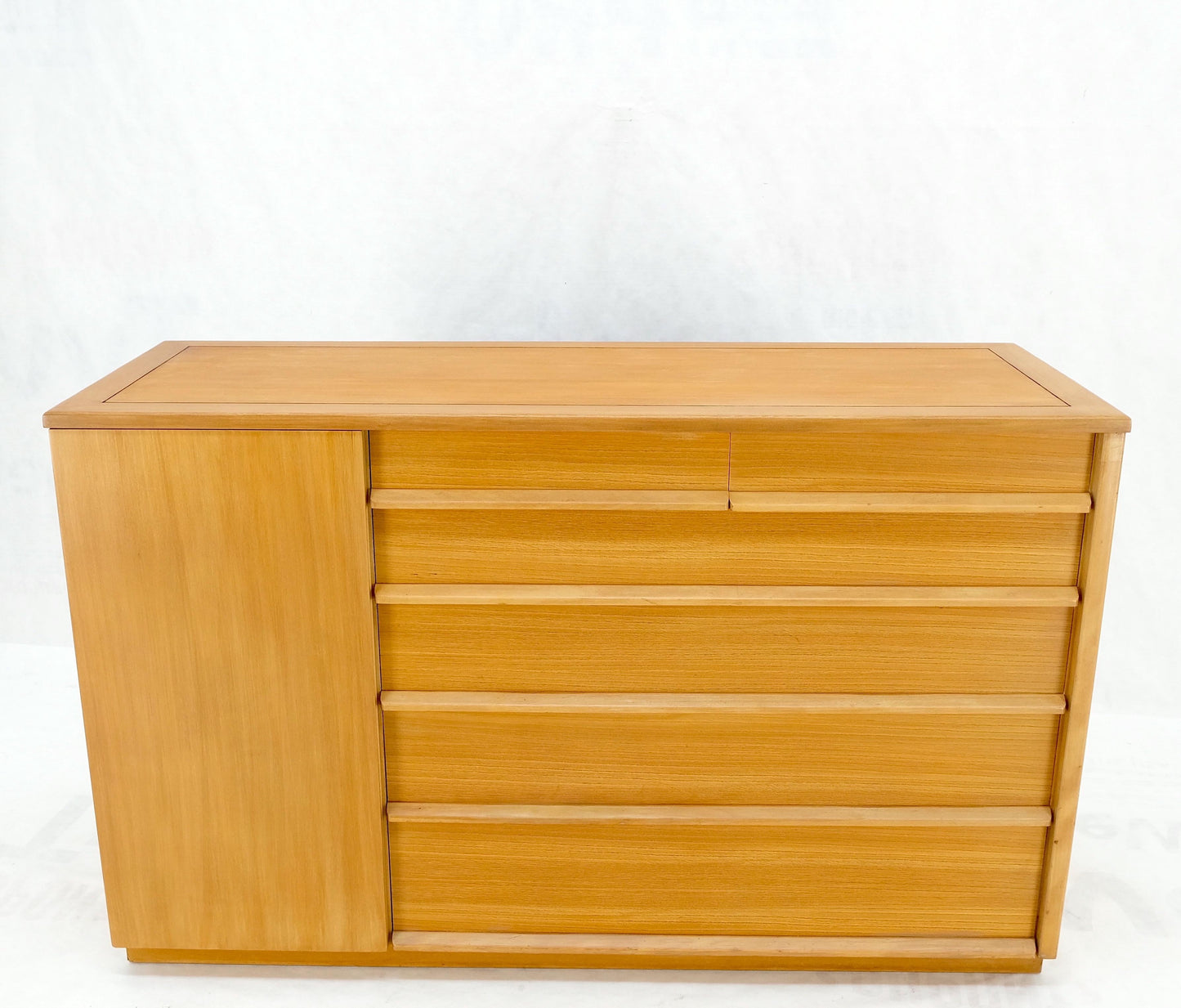 Mid-Century Modern Blond Birch 6 Drawers One Door Compartment Dresser Credenza