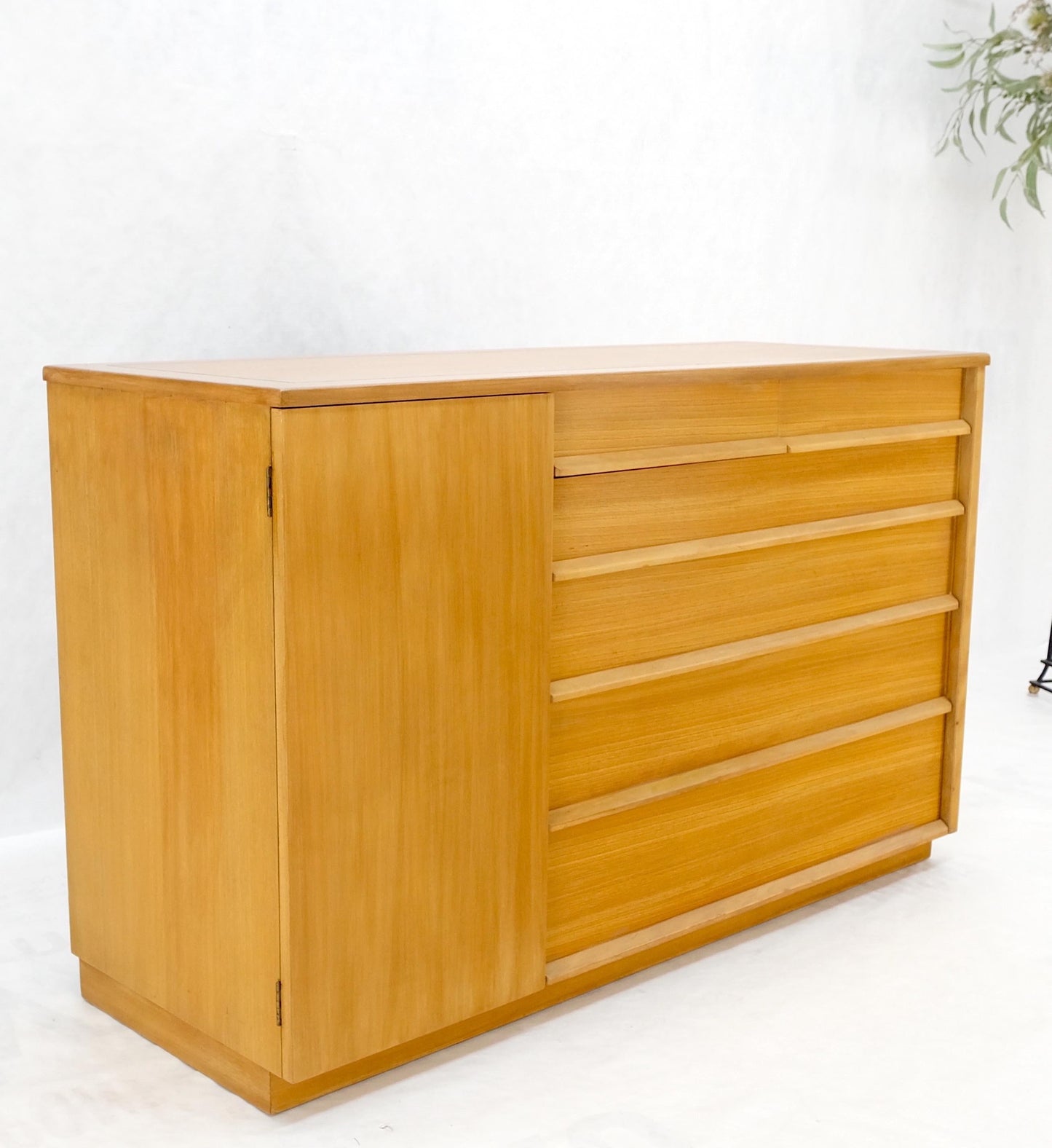Mid-Century Modern Blond Birch 6 Drawers One Door Compartment Dresser Credenza