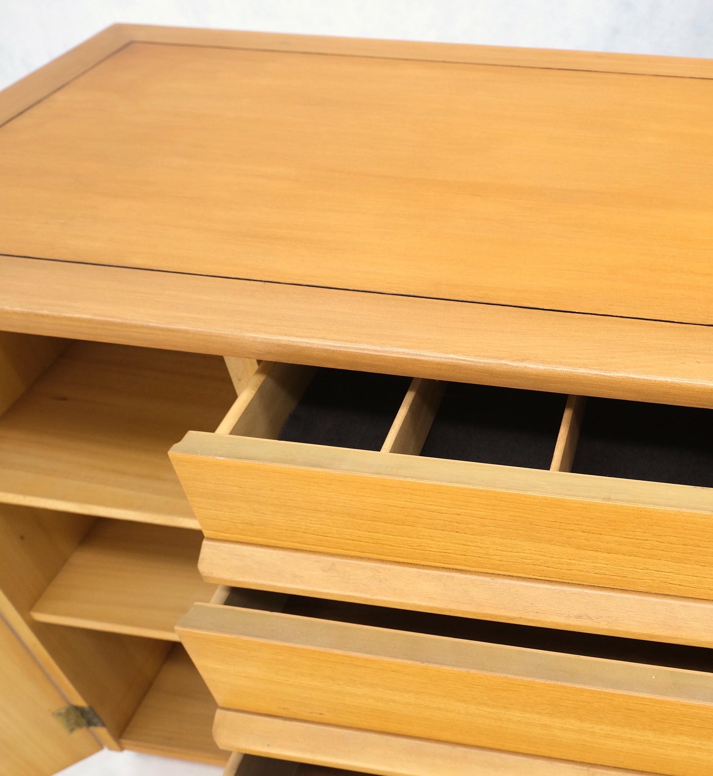 Mid-Century Modern Blond Birch 6 Drawers One Door Compartment Dresser Credenza
