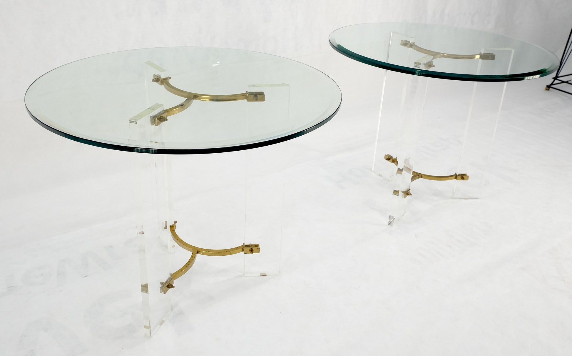 EstablishedLines Pair of Glass Top Lucite & Brass Bases End Side Occasional Tables Stands MINT!
