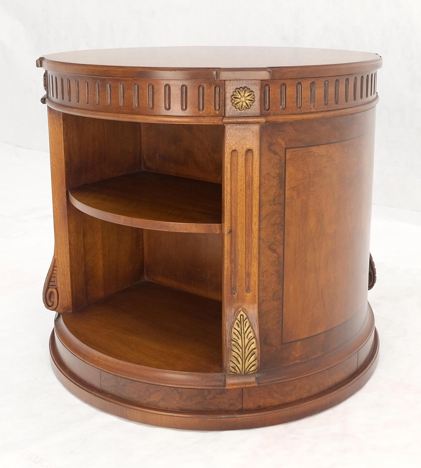 EstablishedLines Henredon Burl Walnut Round Center Lamp Side Occasional Table Stand Shelves Mint!