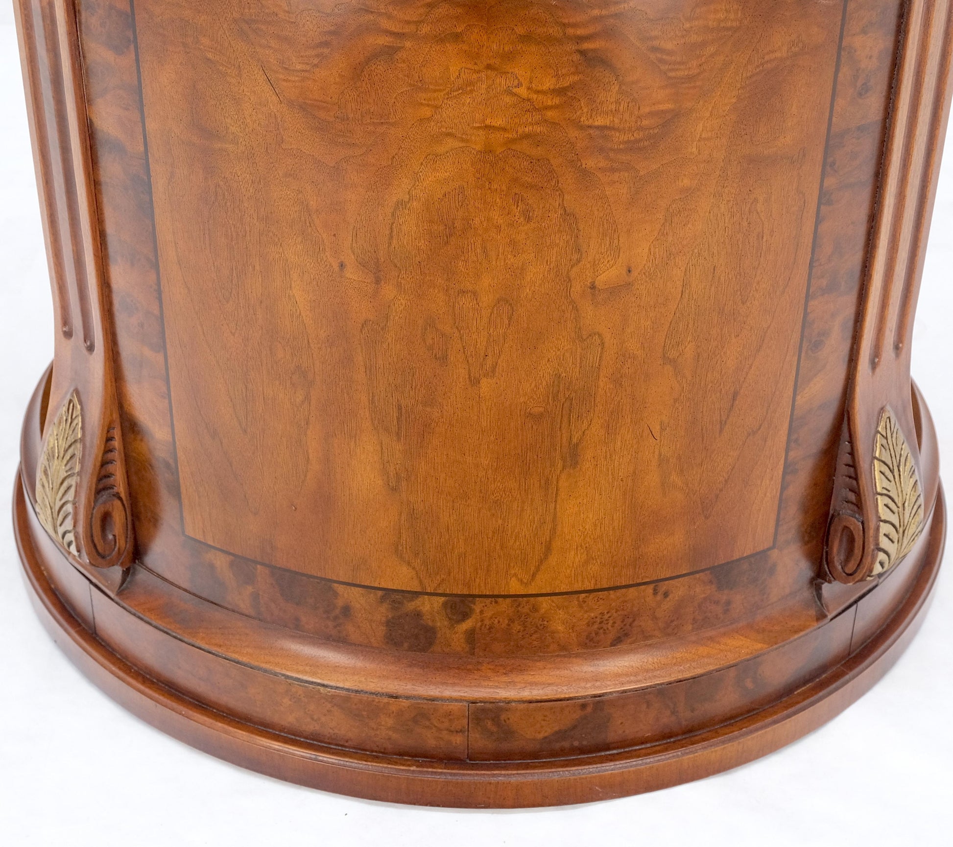 EstablishedLines Henredon Burl Walnut Round Center Lamp Side Occasional Table Stand Shelves Mint!