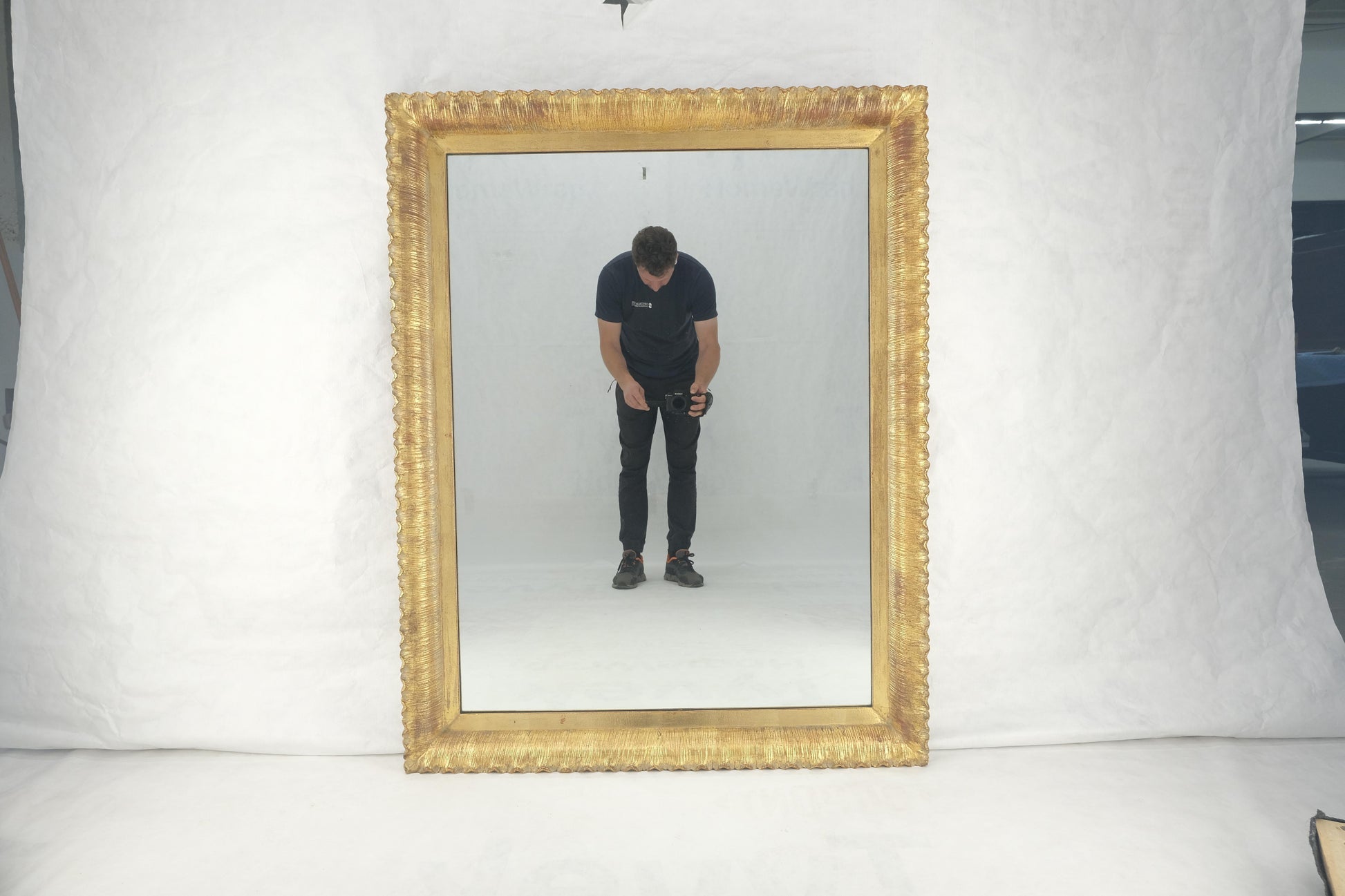 EstablishedLines Scallop Edge 40x50 Carved & Gold Gilt Rectangle Frame c1940s Wall Mirror MInt!