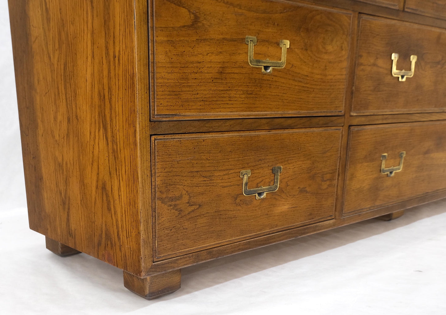 Henredon Campaign Style 9 Drawers Brass Drop Pulls Long Dresser Credenza Mint!
