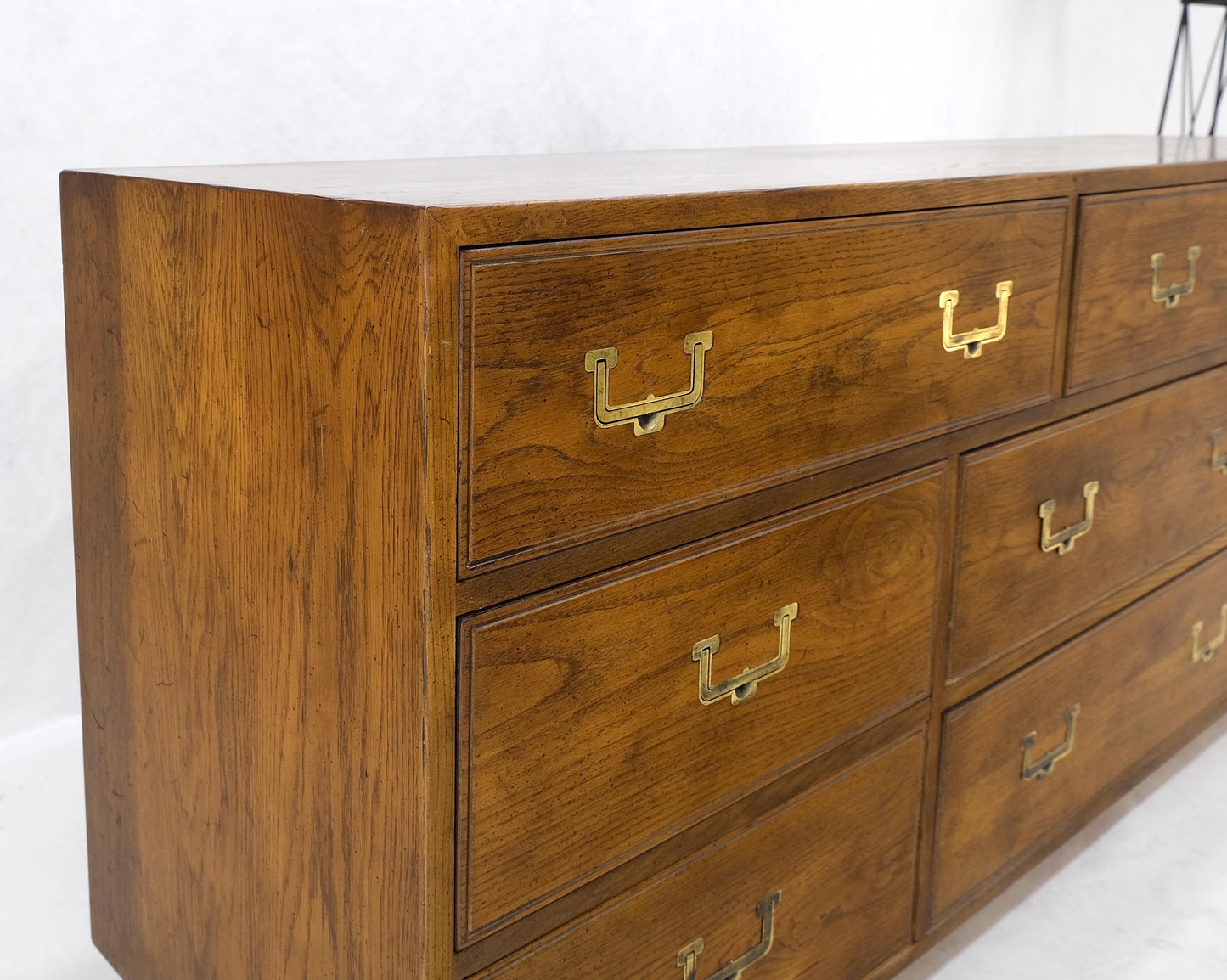 Henredon Campaign Style 9 Drawers Brass Drop Pulls Long Dresser Credenza Mint!