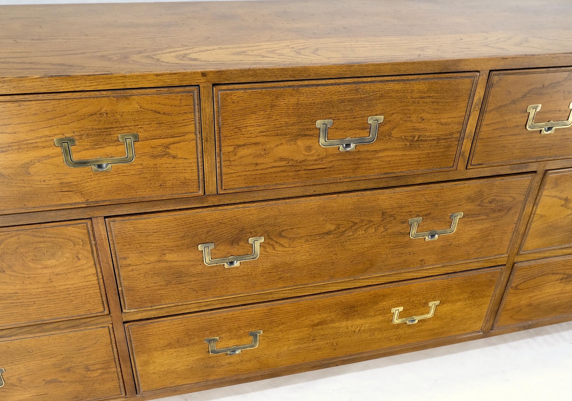 EstablishedLines Henredon Campaign Style 9 Drawers Brass Drop Pulls Long Dresser Credenza Mint!