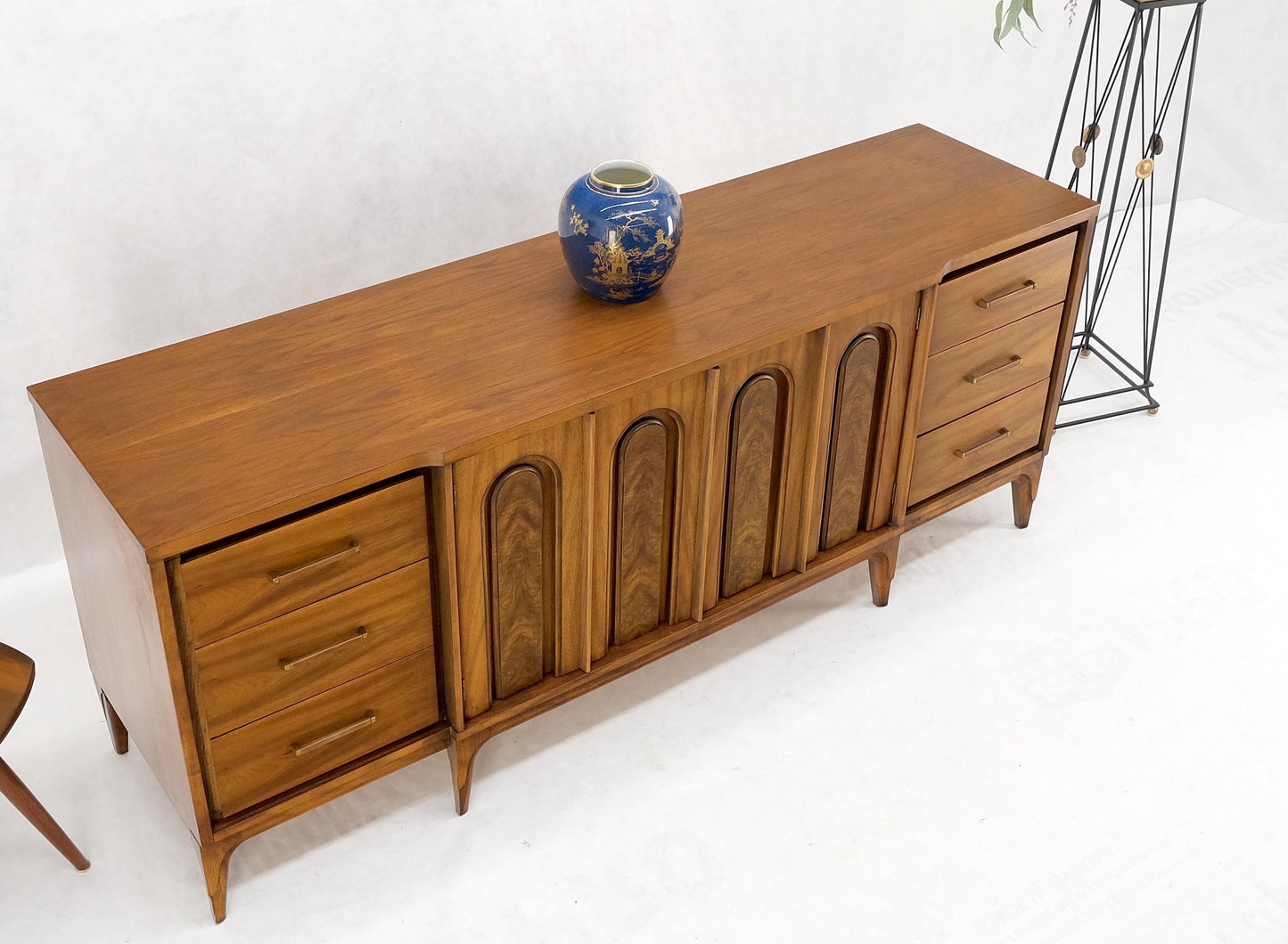 American Walnut Mid-Century Modern Double Doors 9 Drawers Dresser Credenza MINT!