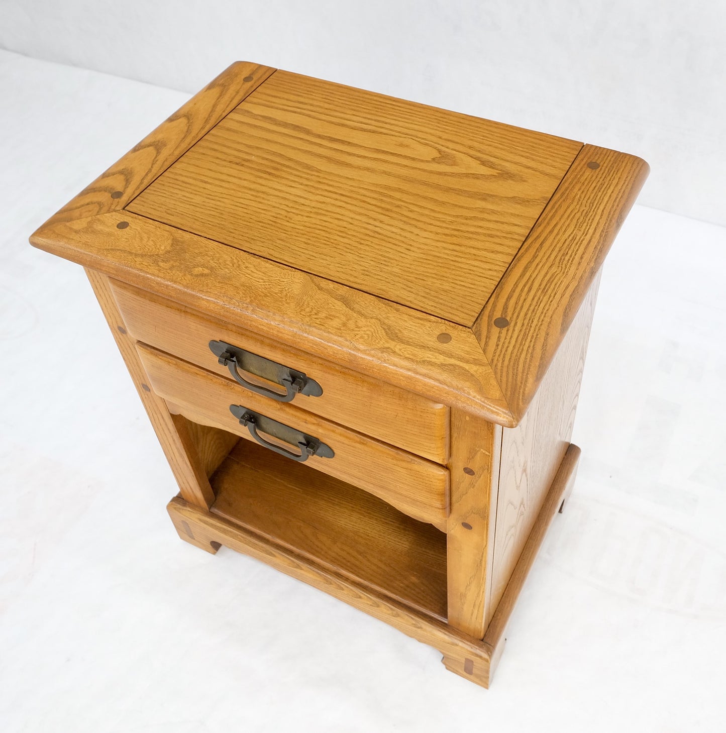 Solid Chestnut 2 Drawers Pegged Joint Honey Amber Finish Night Stands Table MINT