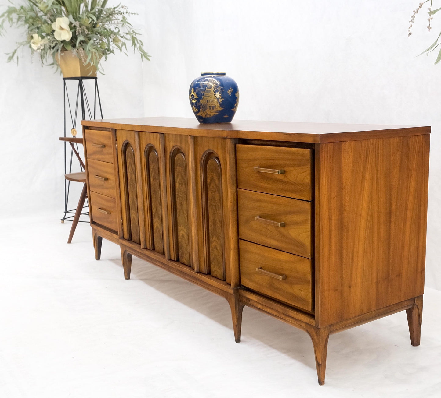 American Walnut Mid-Century Modern Double Doors 9 Drawers Dresser Credenza MINT!