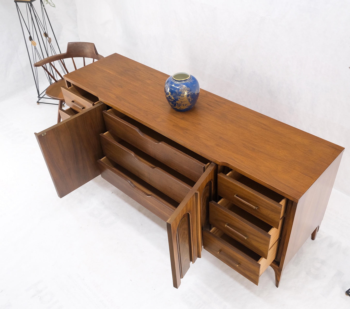 American Walnut Mid-Century Modern Double Doors 9 Drawers Dresser Credenza MINT!