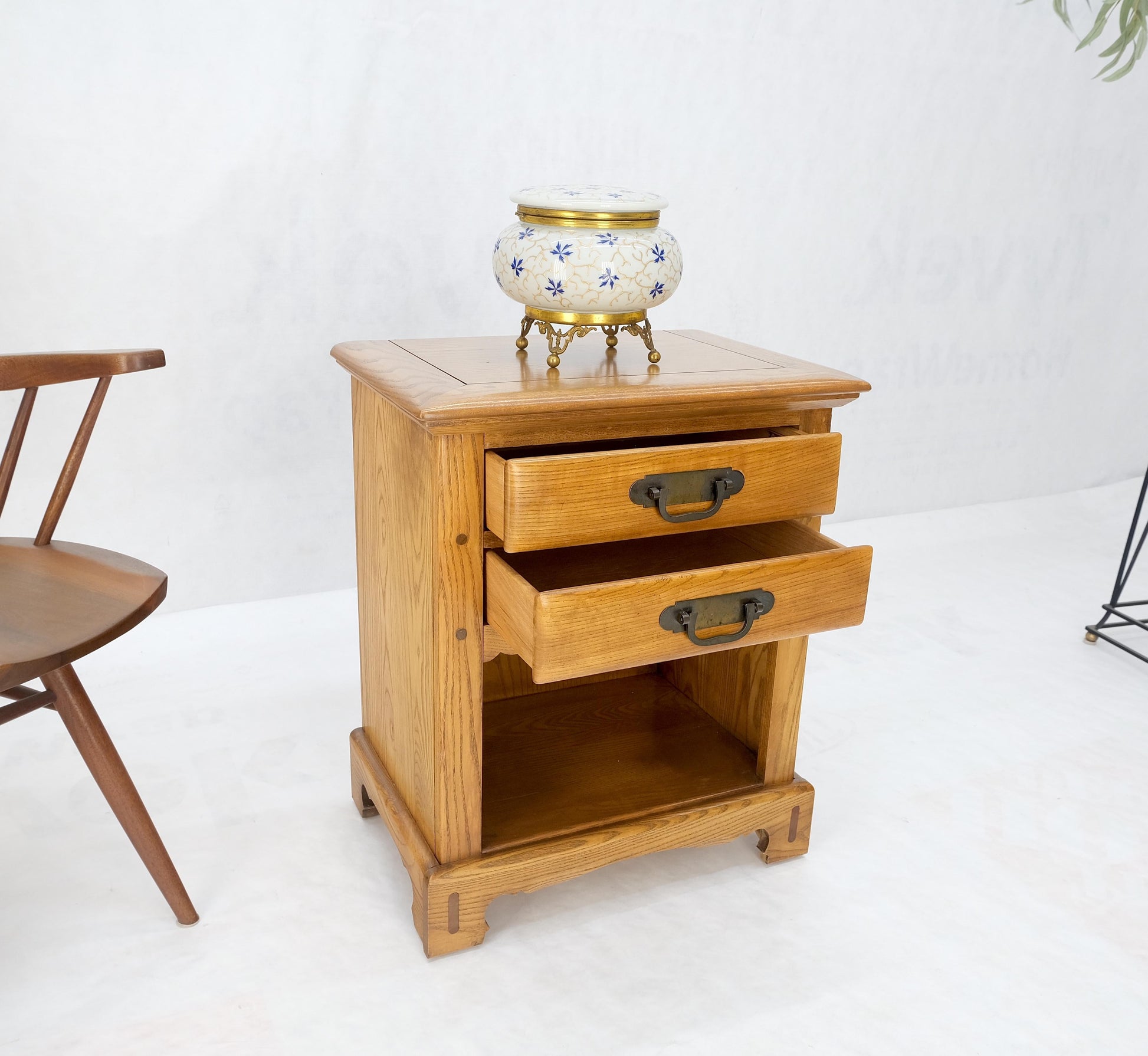 EstablishedLines Solid Chestnut 2 Drawers Pegged Joint Honey Amber Finish Night Stands Table MINT