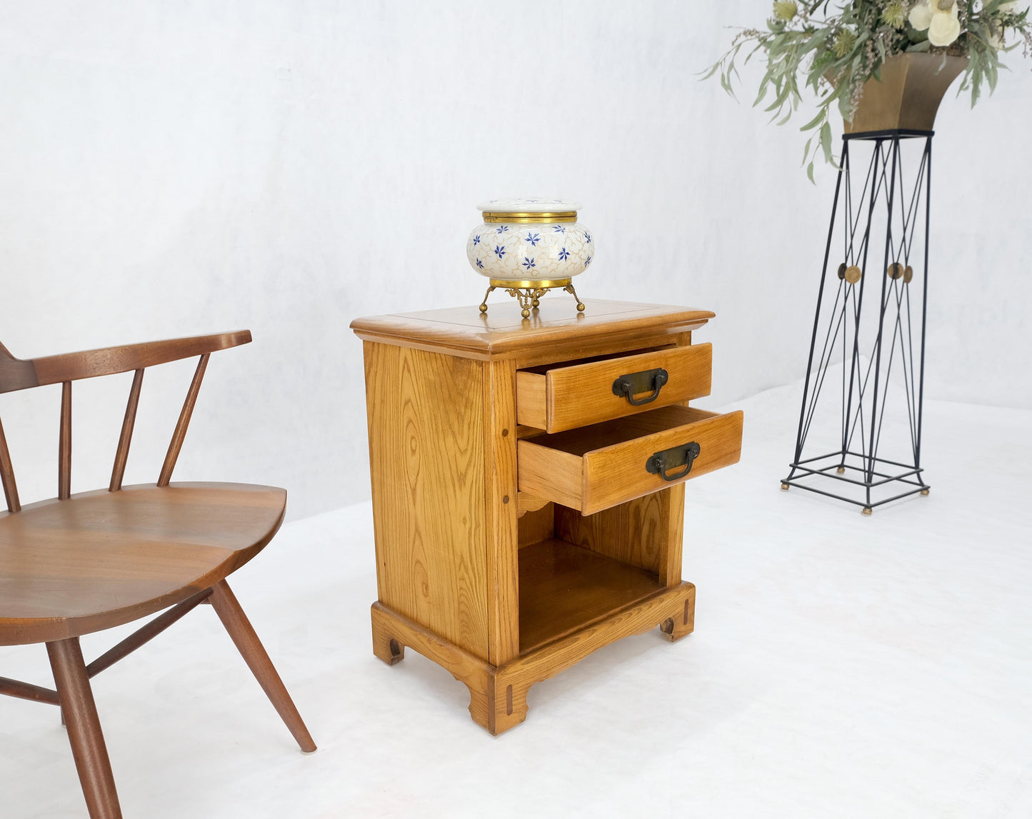 Solid Chestnut 2 Drawers Pegged Joint Honey Amber Finish Night Stands Table MINT