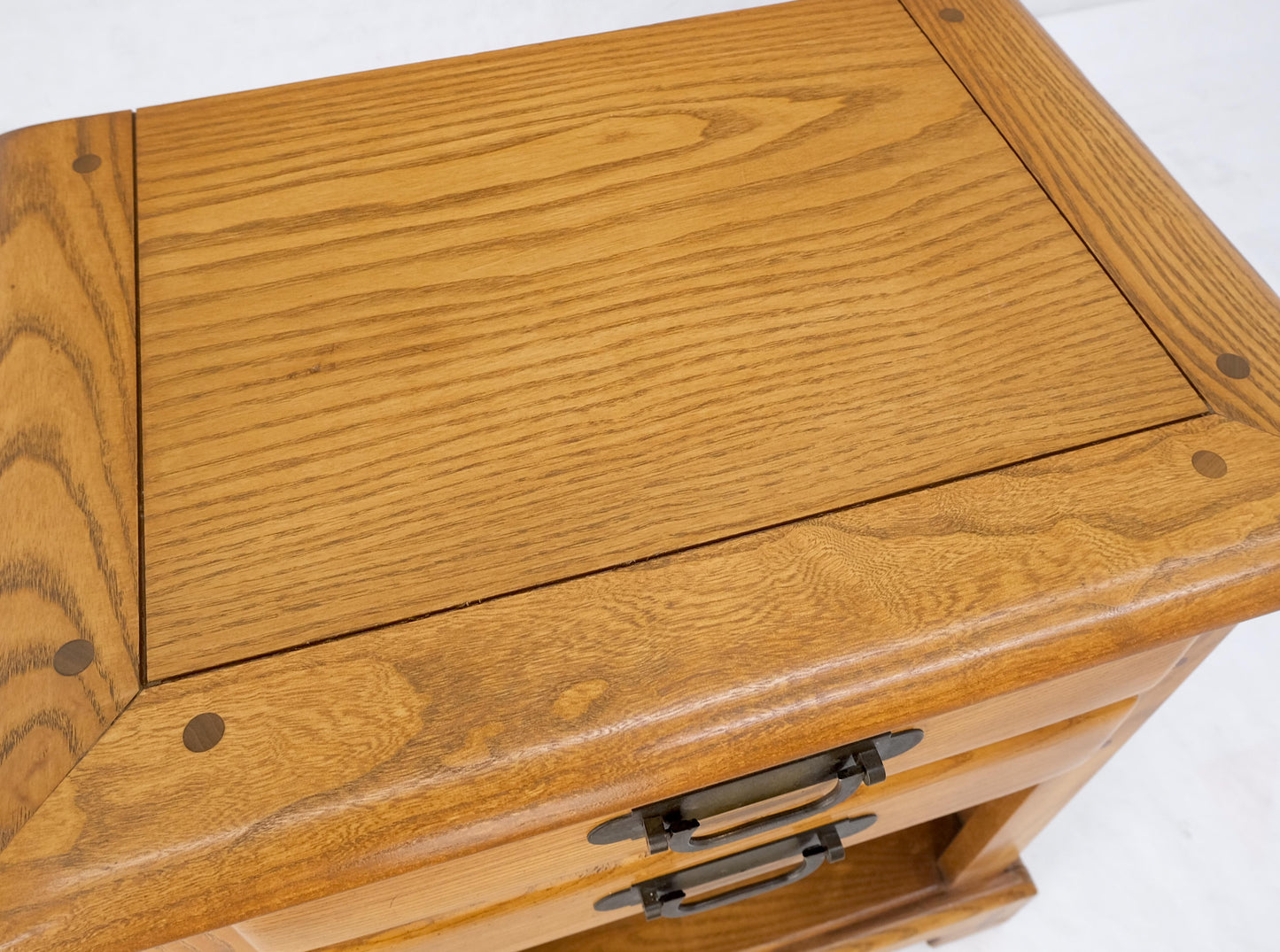 Solid Chestnut 2 Drawers Pegged Joint Honey Amber Finish Night Stands Table MINT
