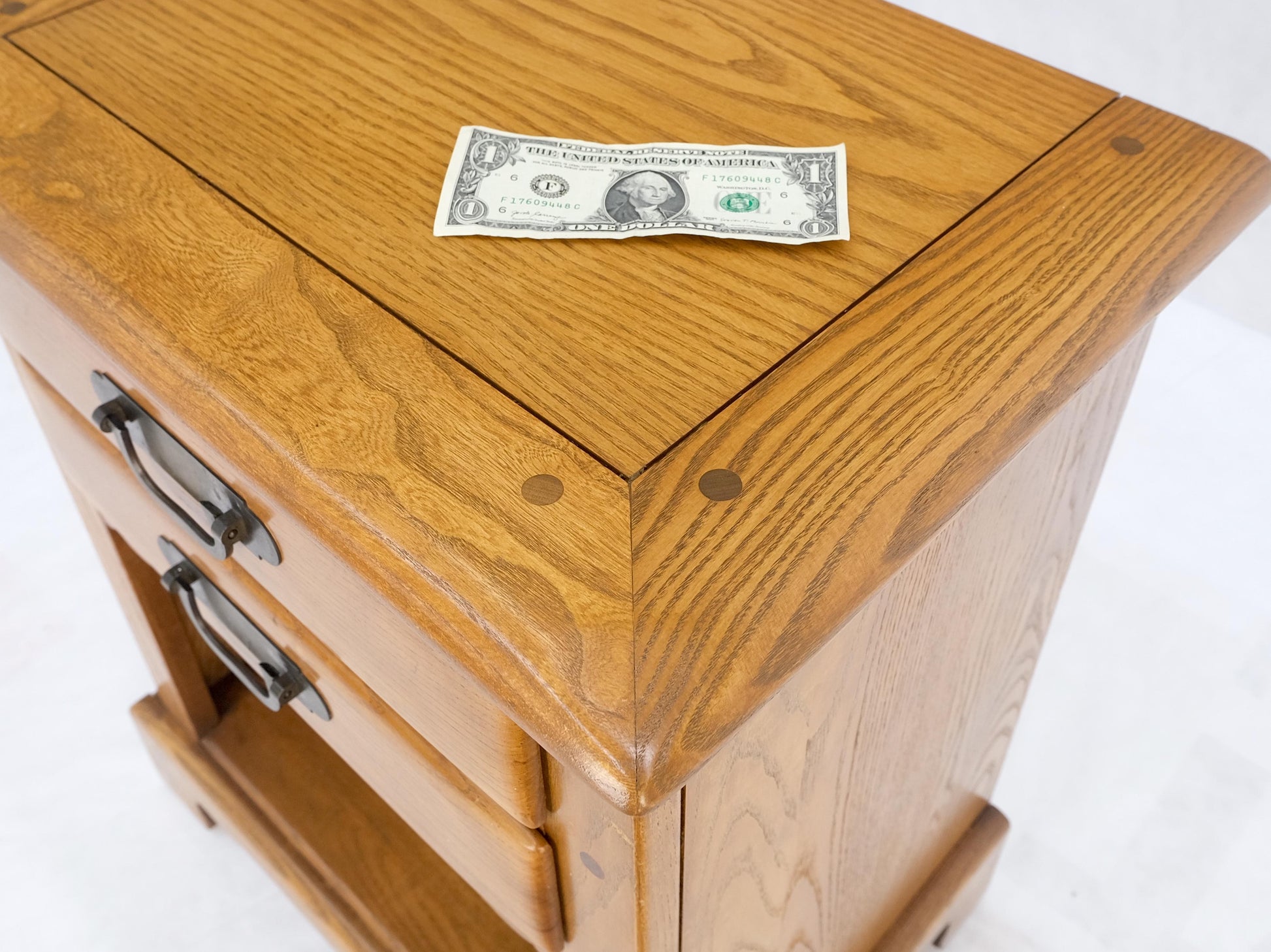 EstablishedLines Solid Chestnut 2 Drawers Pegged Joint Honey Amber Finish Night Stands Table MINT