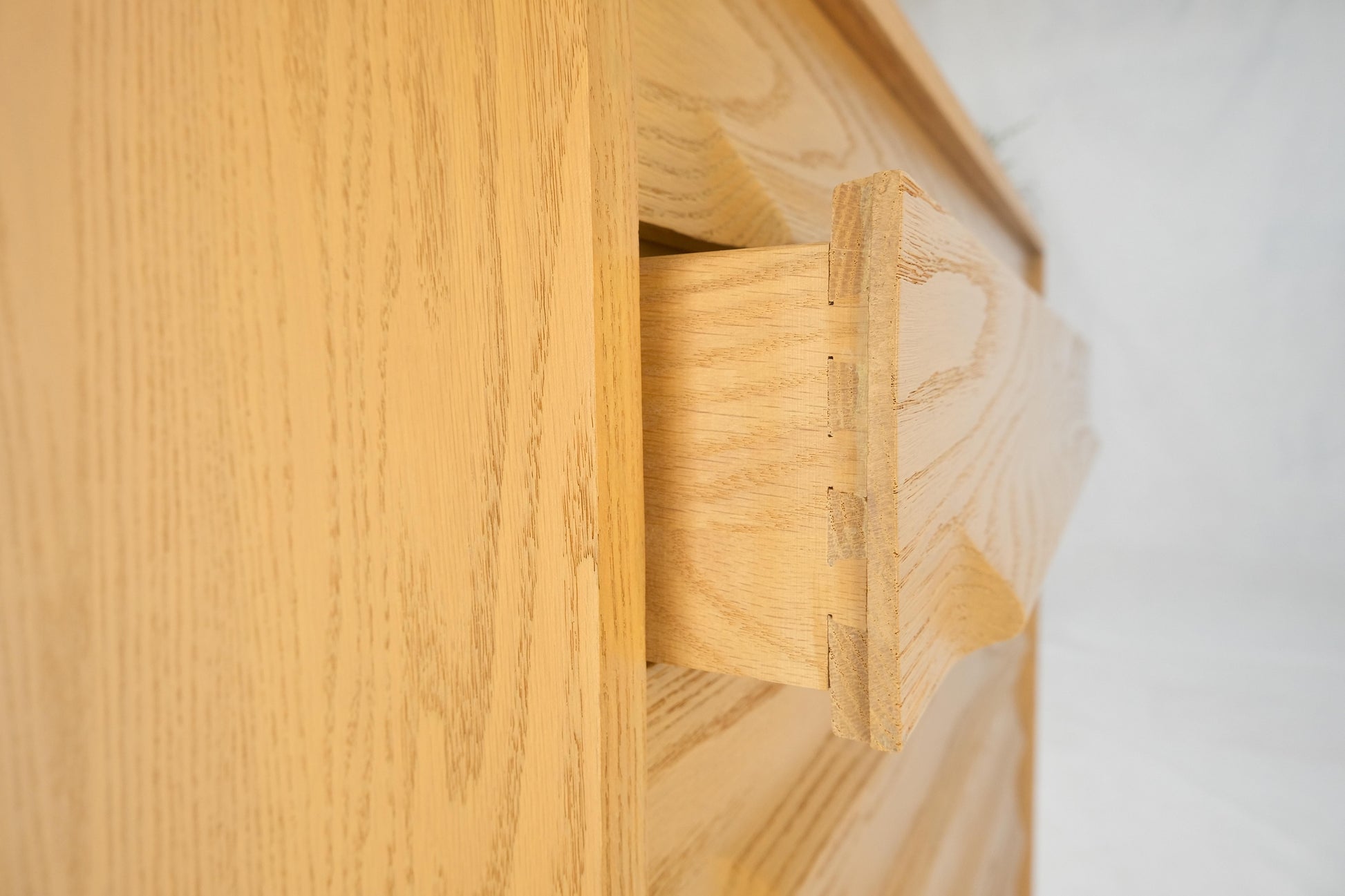 EstablishedLines Solid Oak Cerused High Boy Chest of 5 Drawers Dresser Sculptural Legs MINT!