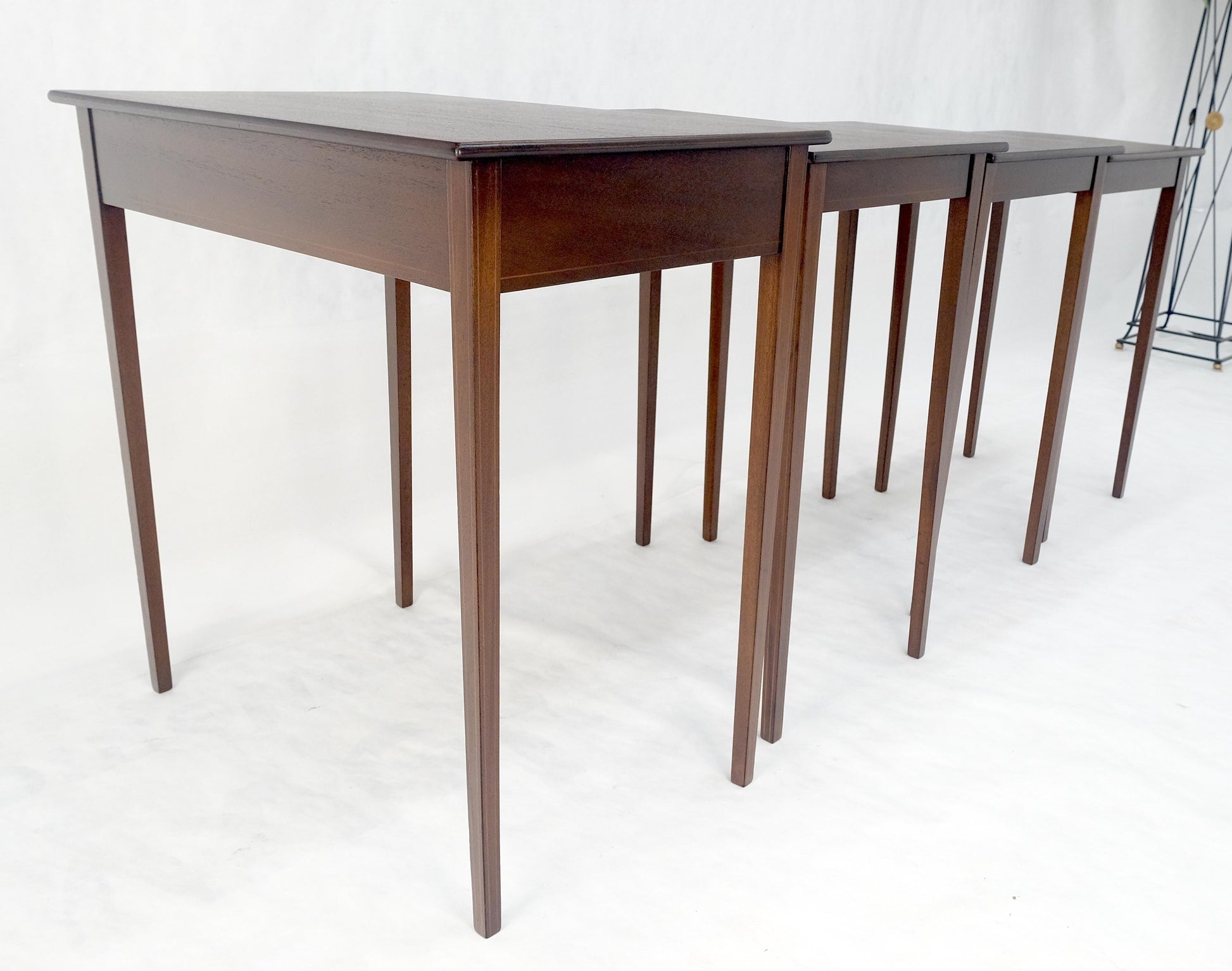 EstablishedLines Set of 4 Elegant Tapered Legs Mahogany Federal Nesting Side End Tables MINT