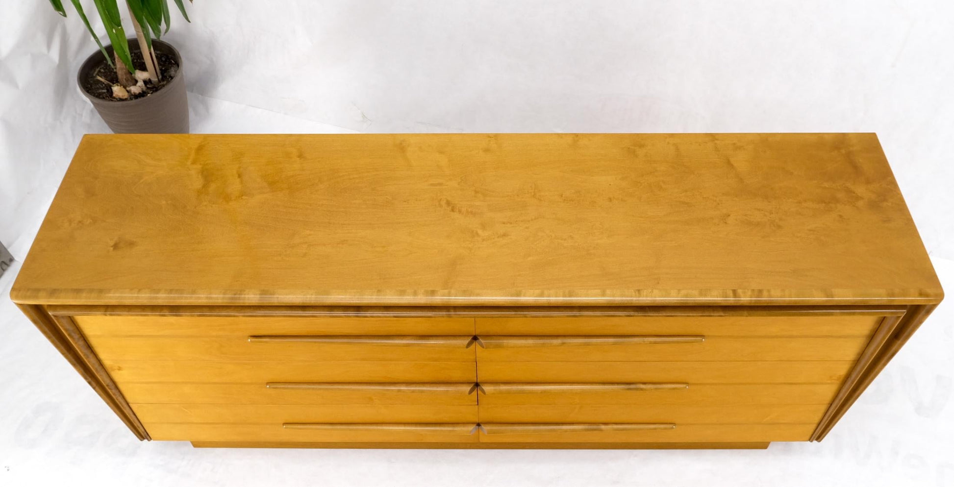 EstablishedLines Lacquered Blond Birch 6 Drawer Swedish Mid-Century Modern Dresser Credenza Mint