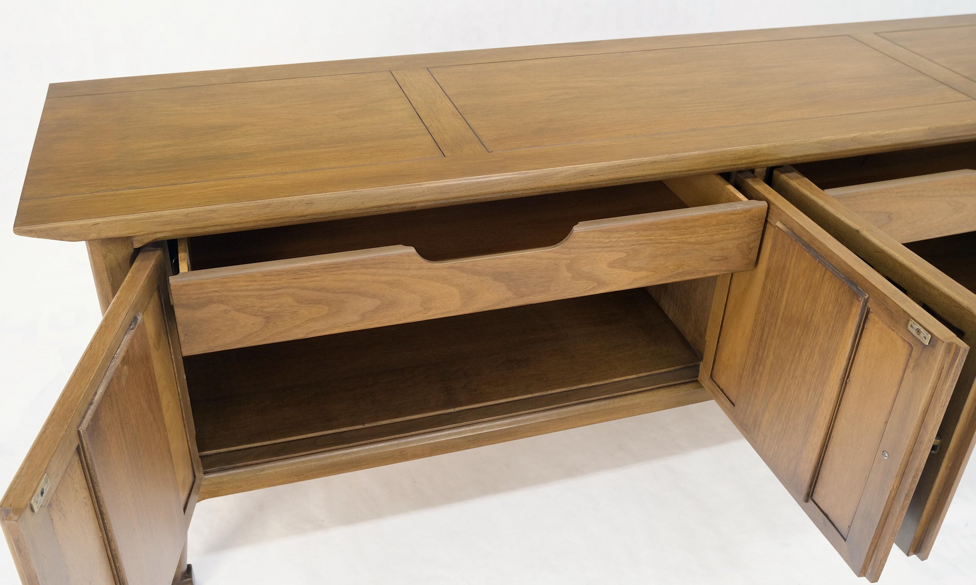 EstablishedLines Low 4 Door 2 Drawers Mid-Century Modern Credenza Light Walnut Finish Mint!