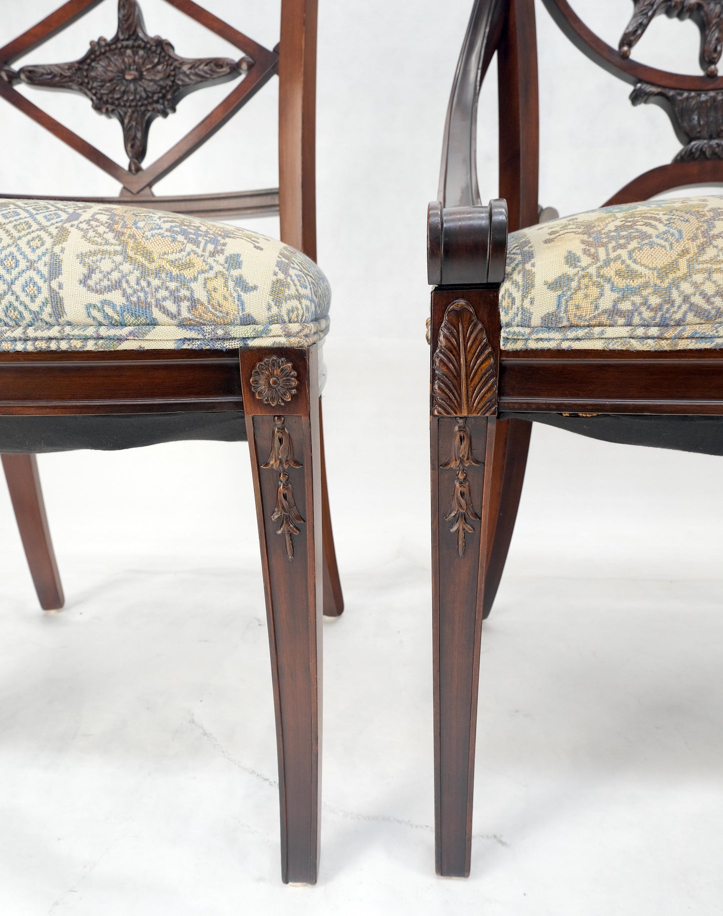 EstablishedLines Set of 8 Very Fine Carved Mahogany Dining Chairs MINT!