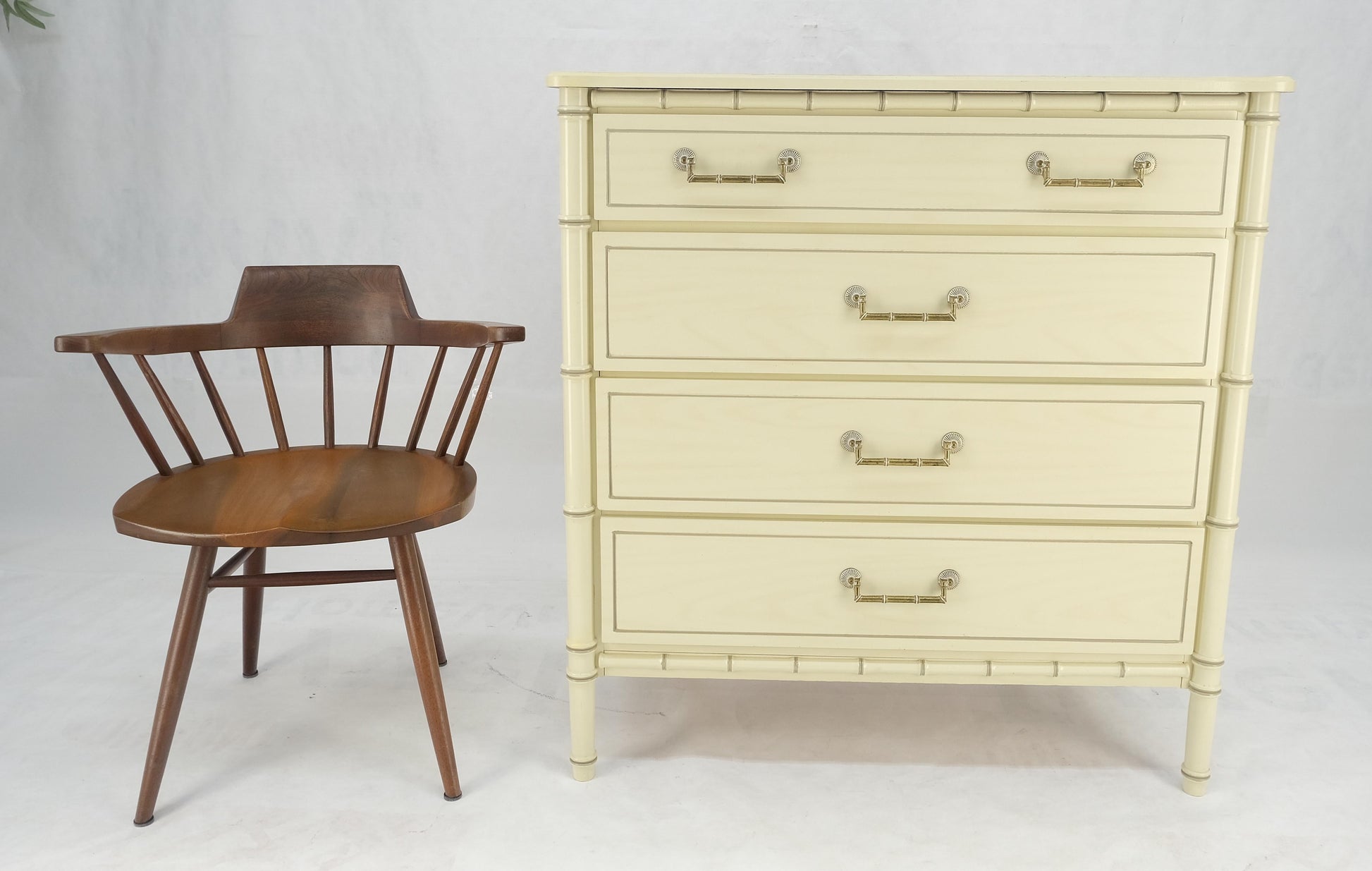 EstablishedLines Faux Bamboo Beige White Lacquer 4 Drawers Bachelor Chest Dresser MINT!