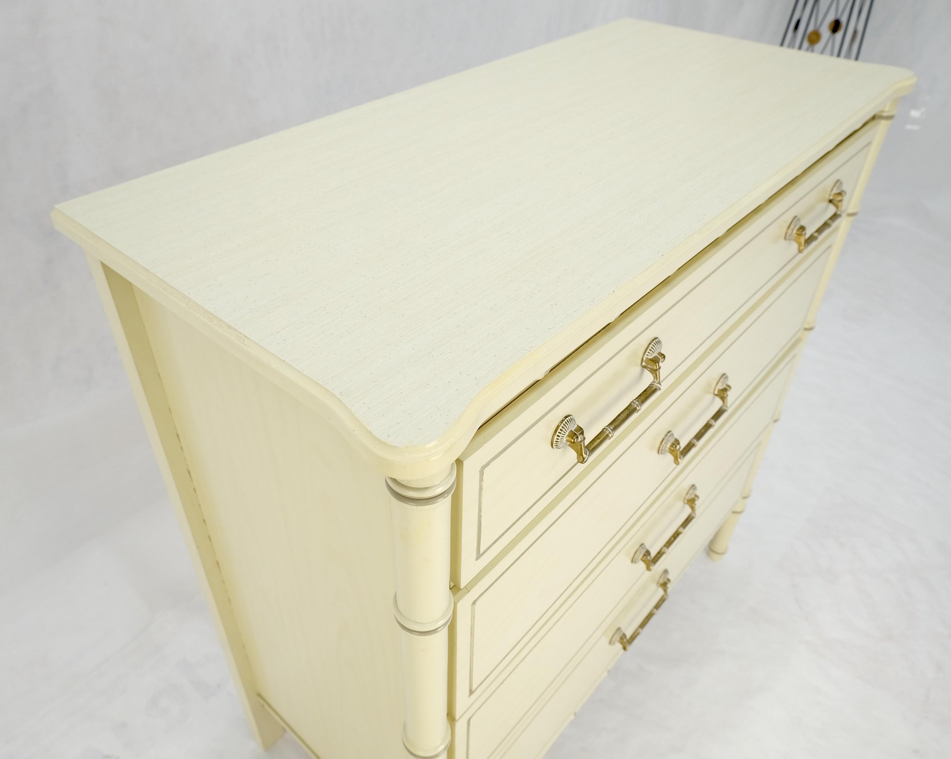 EstablishedLines Faux Bamboo Beige White Lacquer 4 Drawers Bachelor Chest Dresser MINT!
