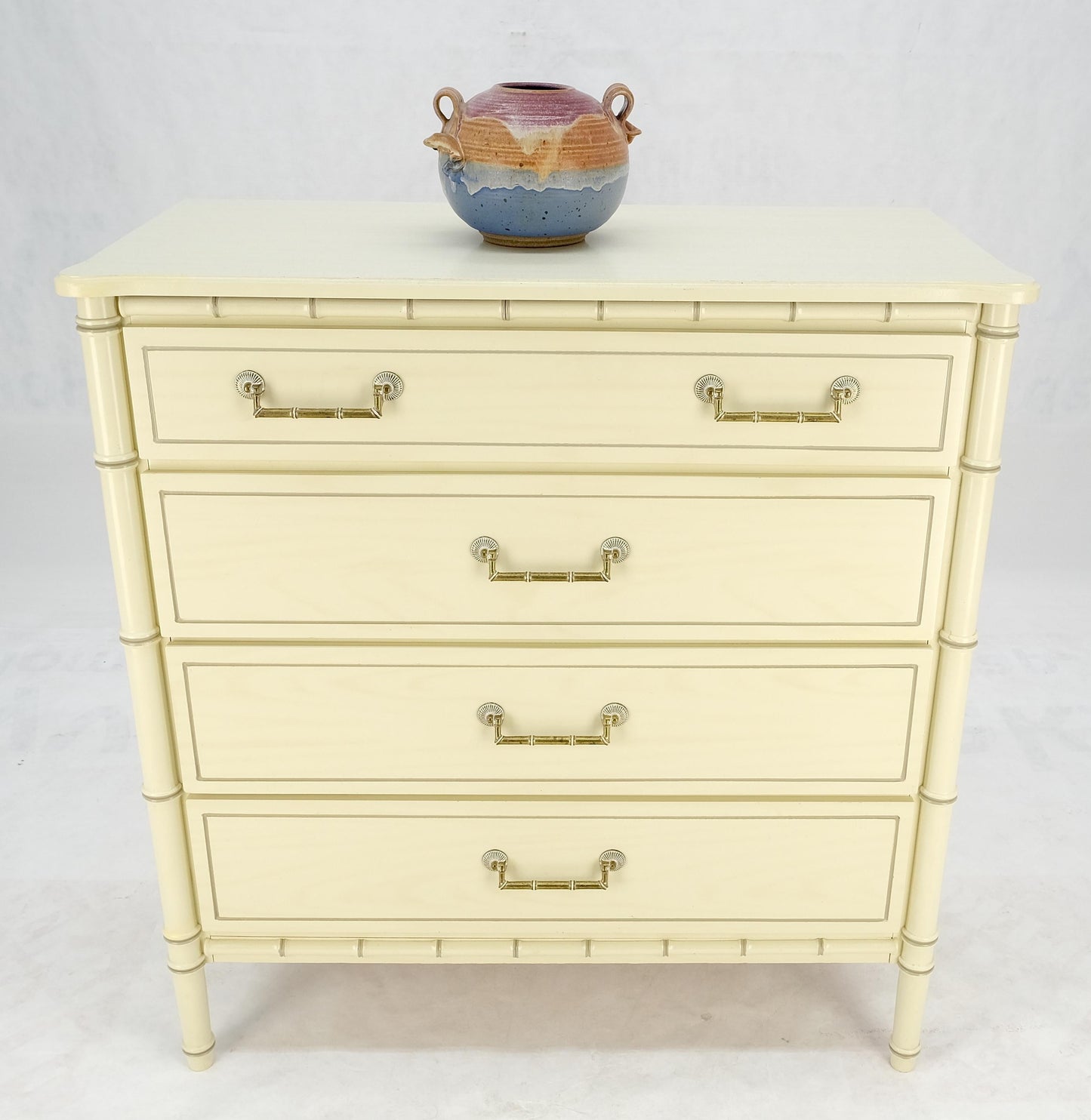 EstablishedLines Faux Bamboo Beige White Lacquer 4 Drawers Bachelor Chest Dresser MINT!
