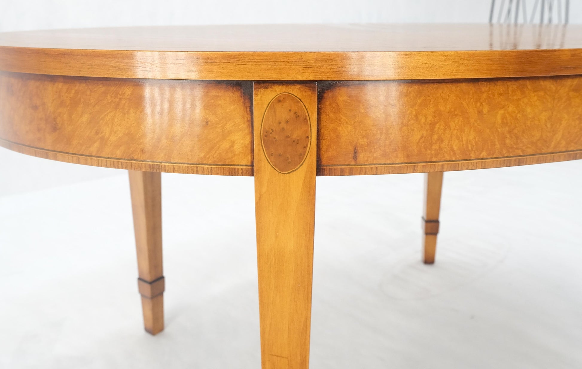 EstablishedLines Oval Light Burl Wood Banded Inlayed Federal Style Center Coffee Table MINT!