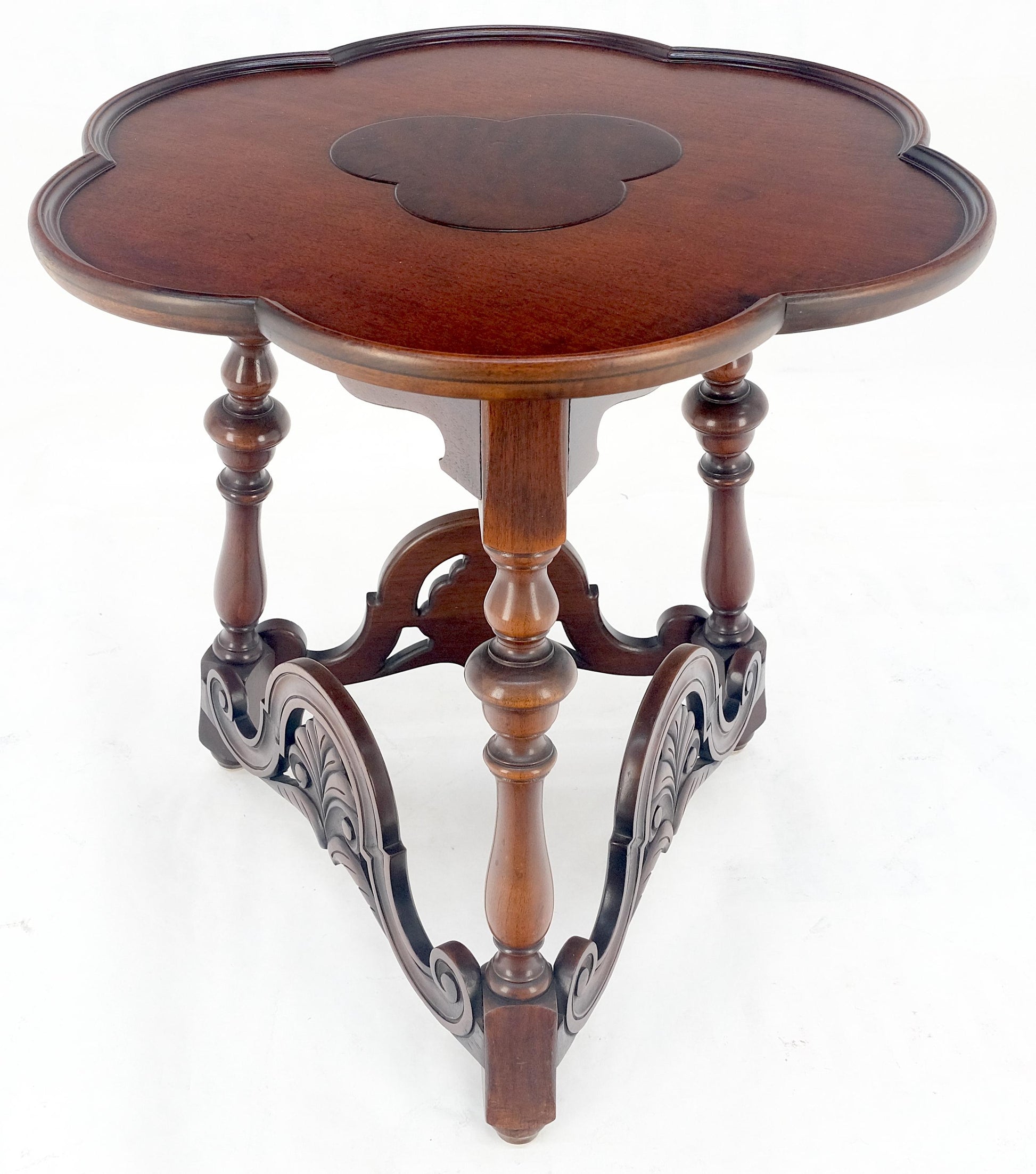 EstablishedLines Clover Shape Top Carved Triangle Base Side Lamp End Center Occasional Table MINT