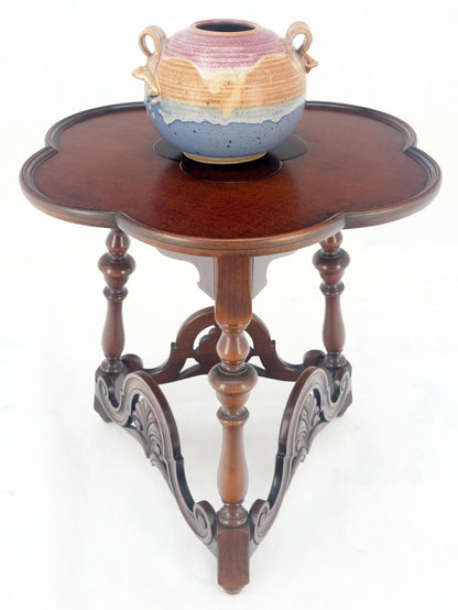 EstablishedLines Clover Shape Top Carved Triangle Base Side Lamp End Center Occasional Table MINT