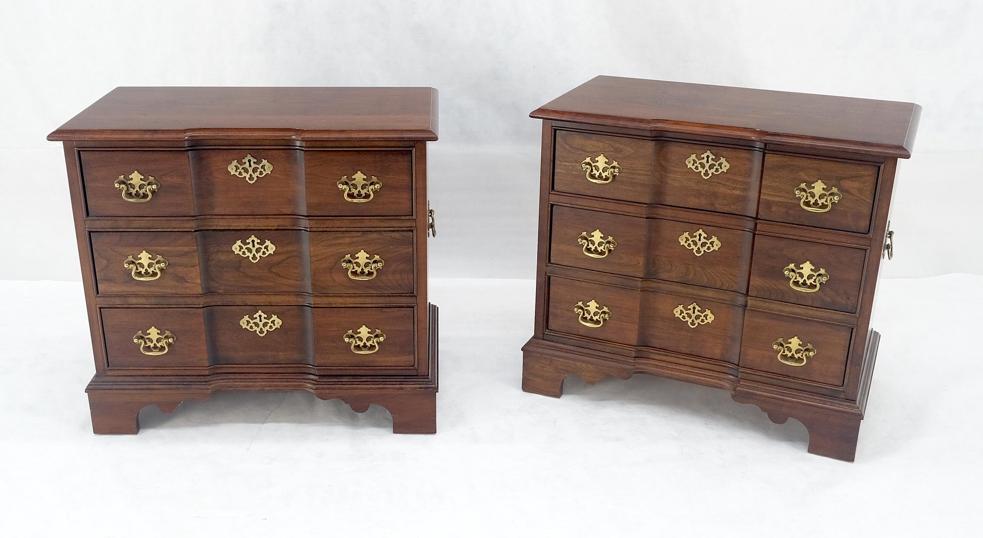 EstablishedLines Pair of Solid Cherry 3 Drawers Block Front Nightstands End Tables Stands MIINT