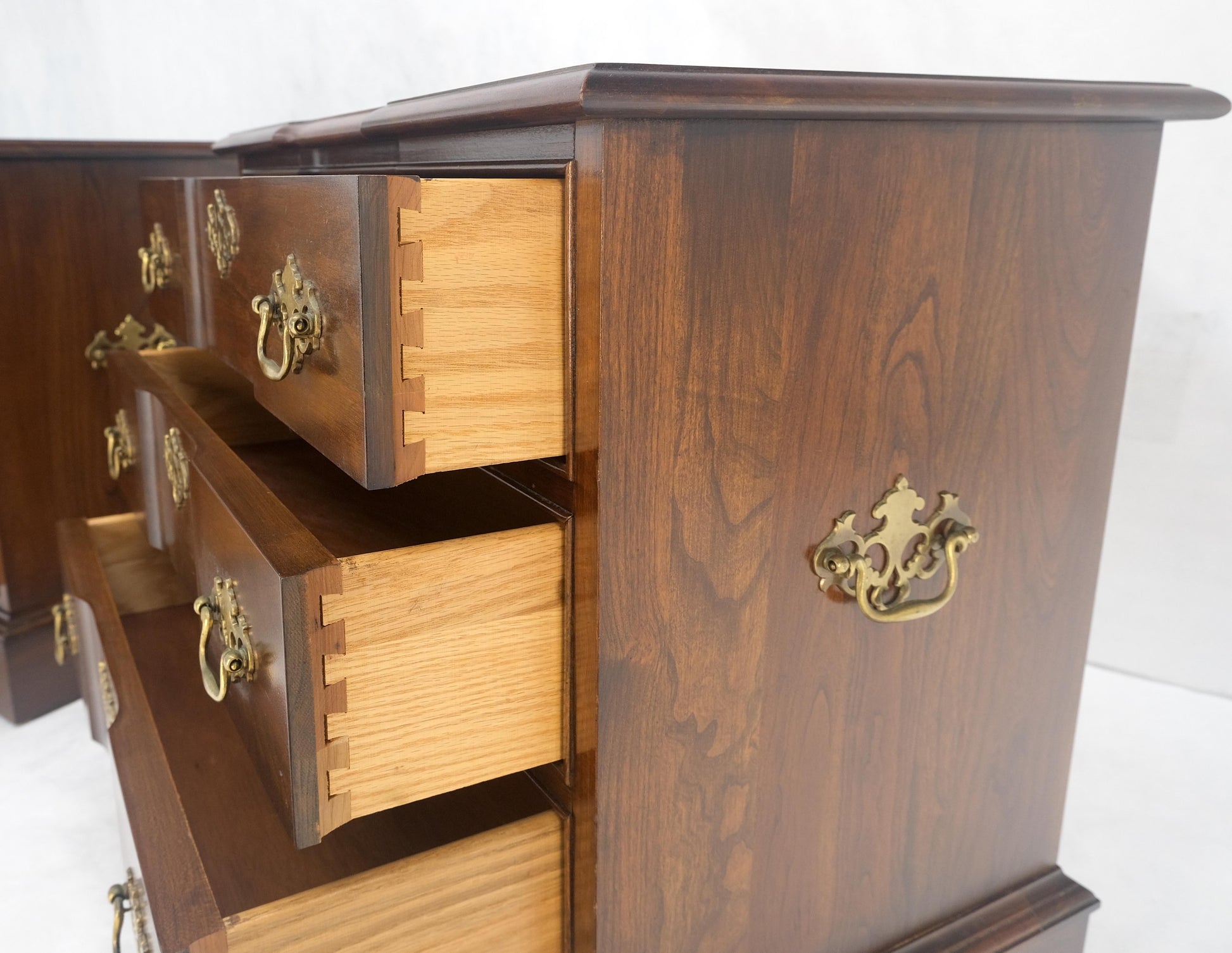 EstablishedLines Pair of Solid Cherry 3 Drawers Block Front Nightstands End Tables Stands MIINT