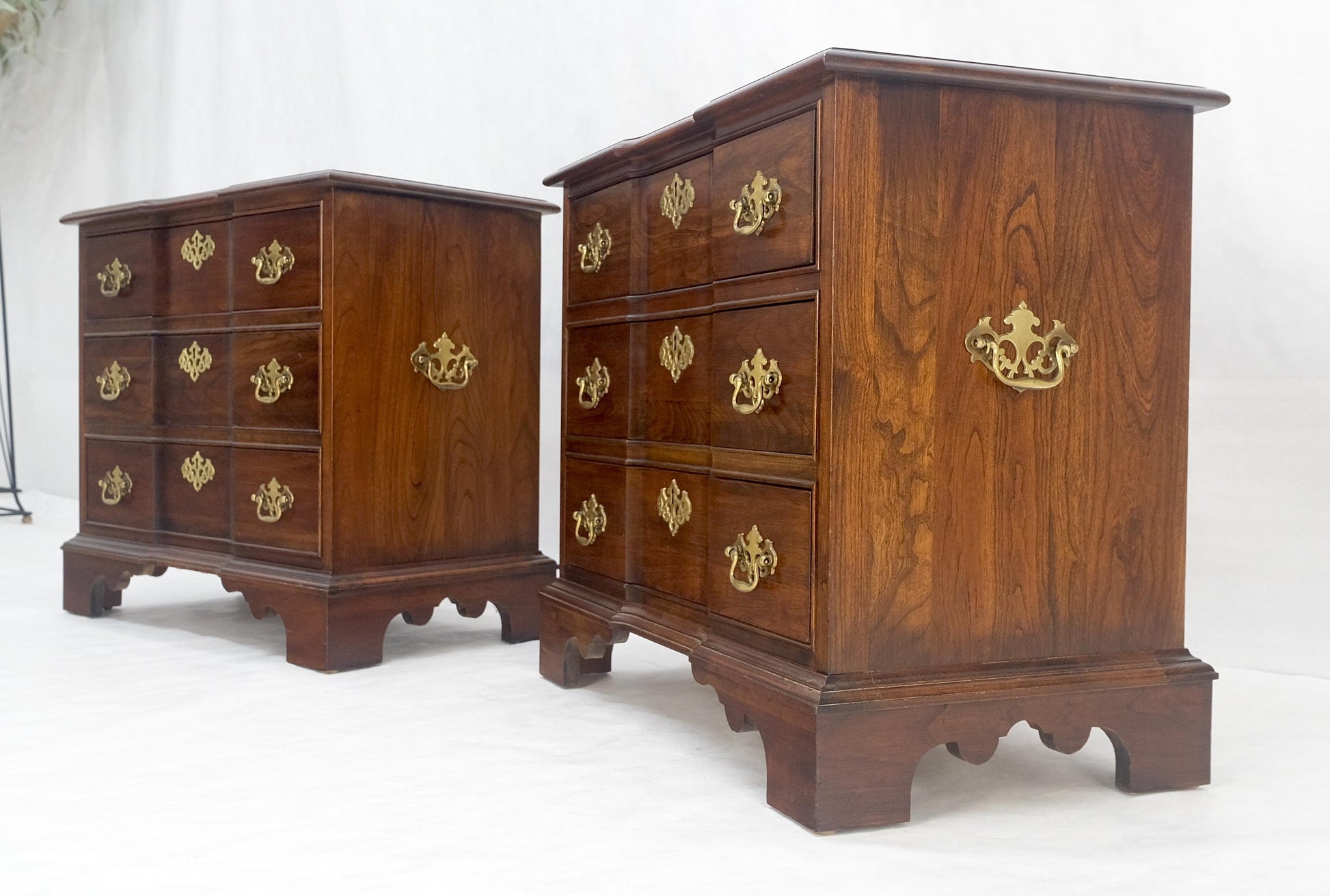 EstablishedLines Pair of Solid Cherry 3 Drawers Block Front Nightstands End Tables Stands MIINT