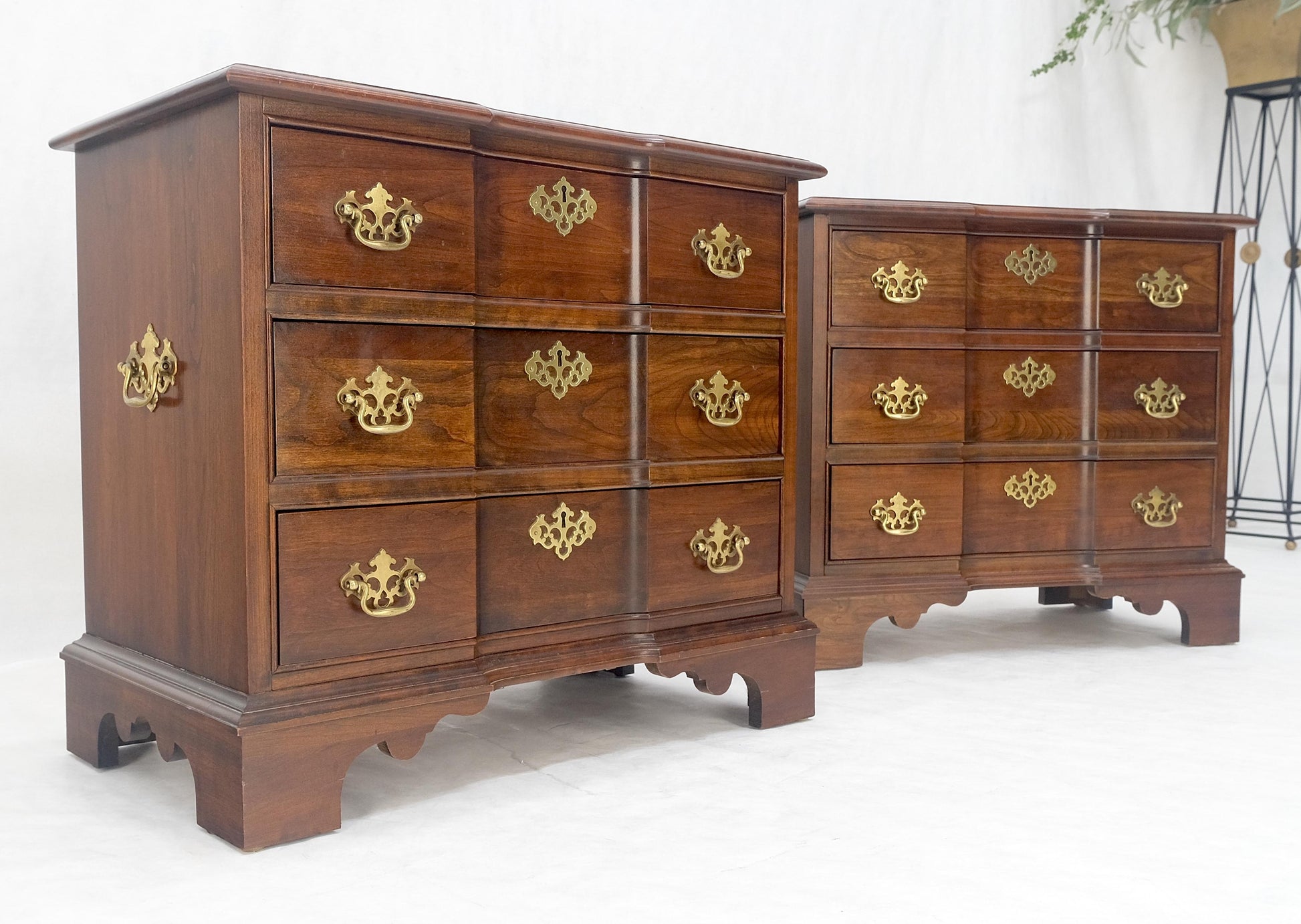 EstablishedLines Pair of Solid Cherry 3 Drawers Block Front Nightstands End Tables Stands MIINT