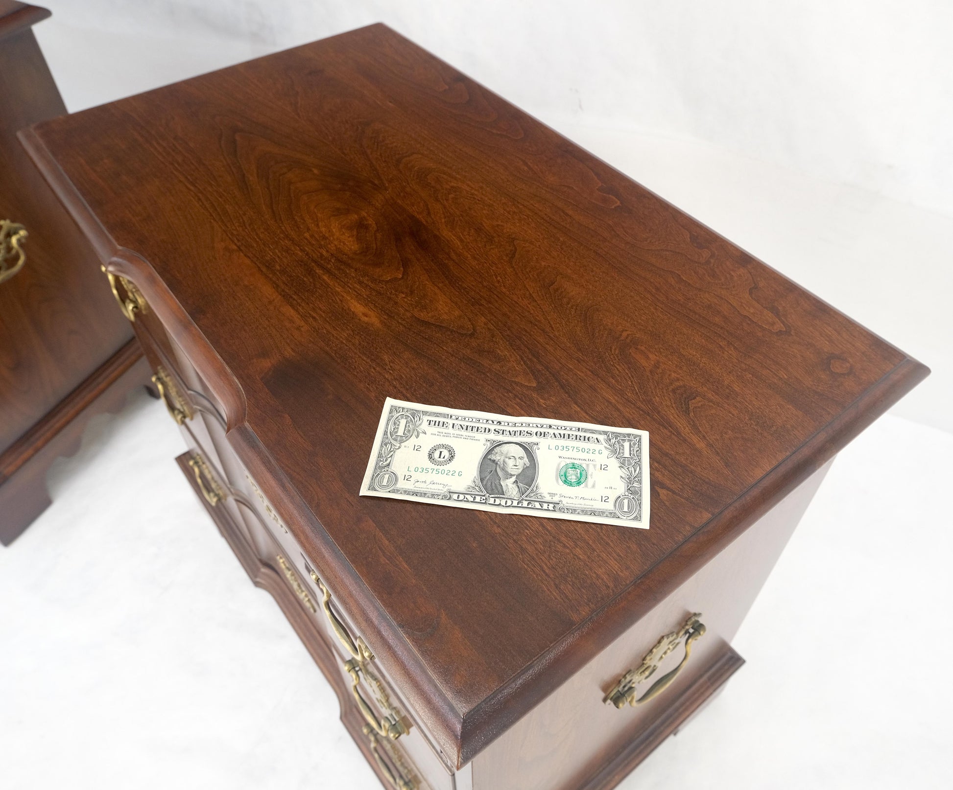 EstablishedLines Pair of Solid Cherry 3 Drawers Block Front Nightstands End Tables Stands MIINT