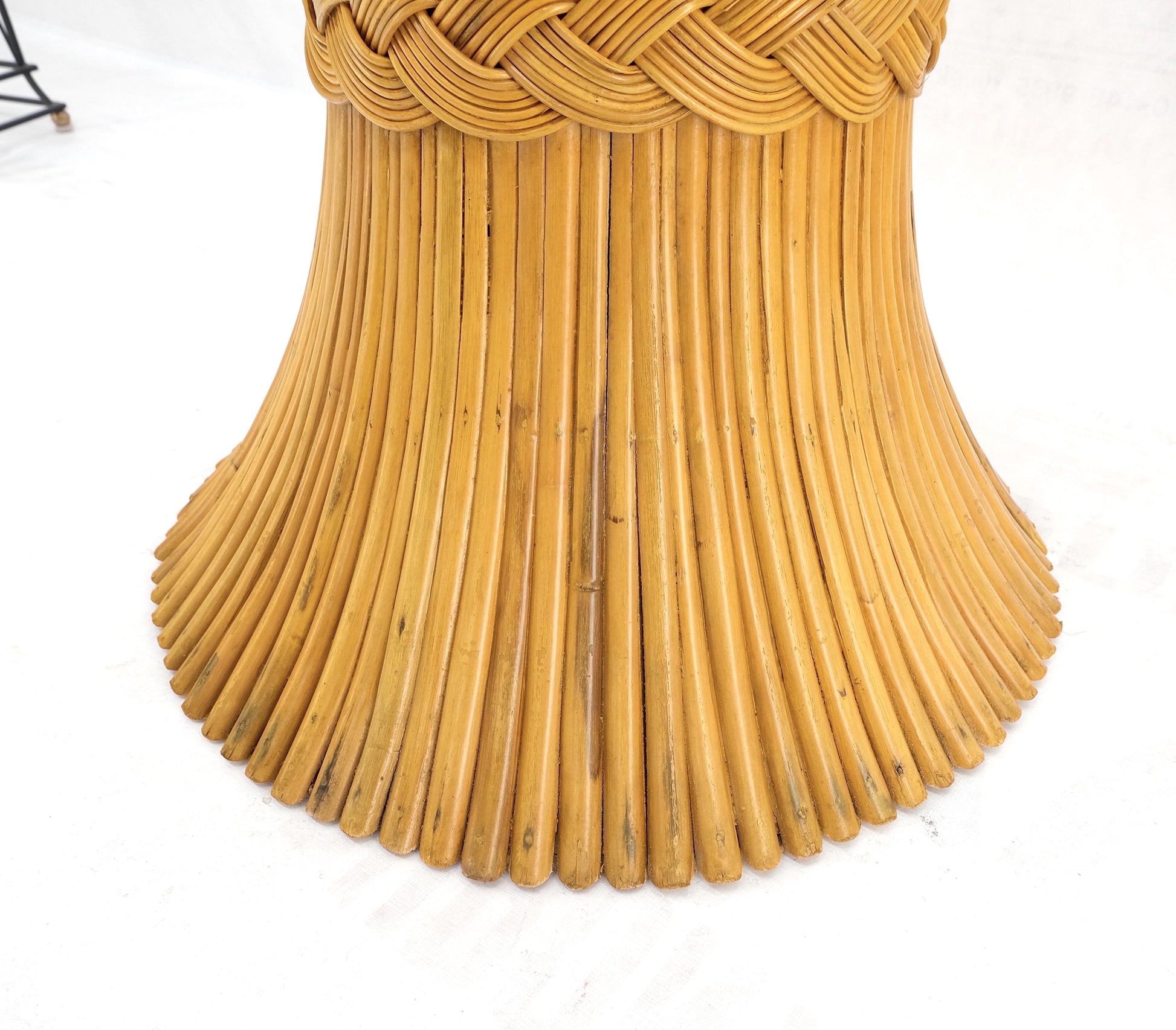 EstablishedLines Sheath of "Wheat" Style Round Base for Round Glass Dining Conference Table