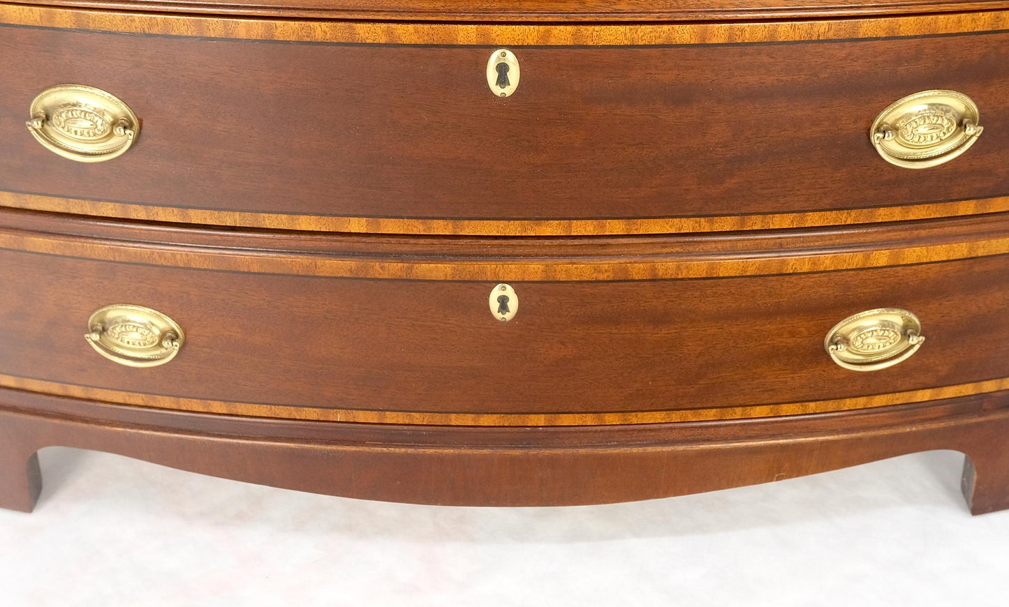 BAKER Bow Front Banded Top & 4 Drawers Pull Out Desk Bachelor Chest Dresser MINT
