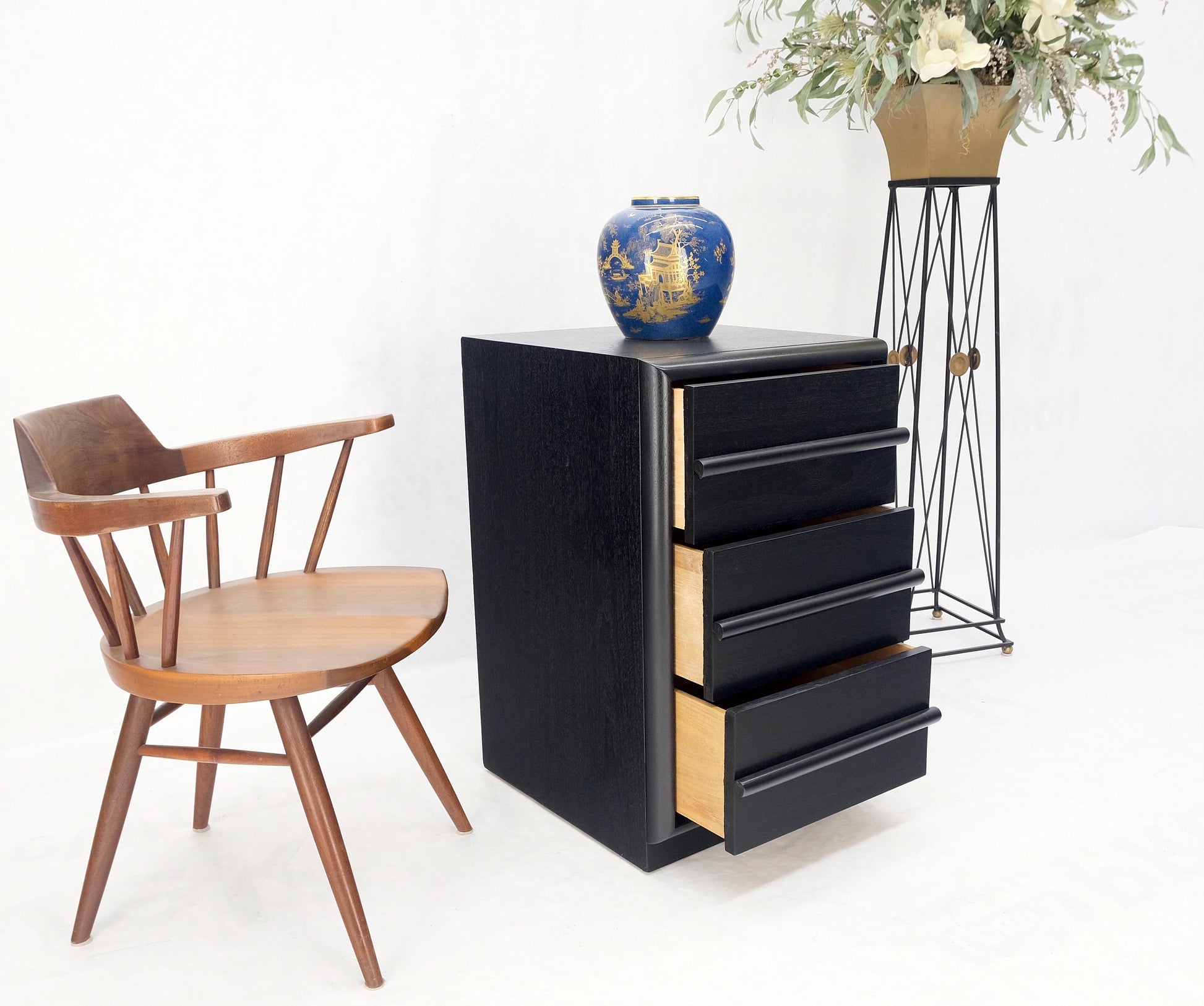 EstablishedLines: Gibbings for Widdicomb Black Lacquer 3 Drawer Bachelor Chest Narrow Dresser Mint EstablishedLines: Gibbings for Widdicomb Black Lacquer 3 Drawer Bachelor Chest Narrow Dresser Mint